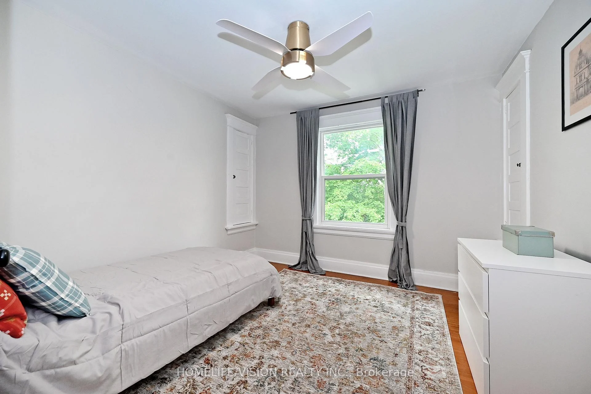 Photo 30 of 135 Elgin Street N, Cambridge, Alison — HOMEH