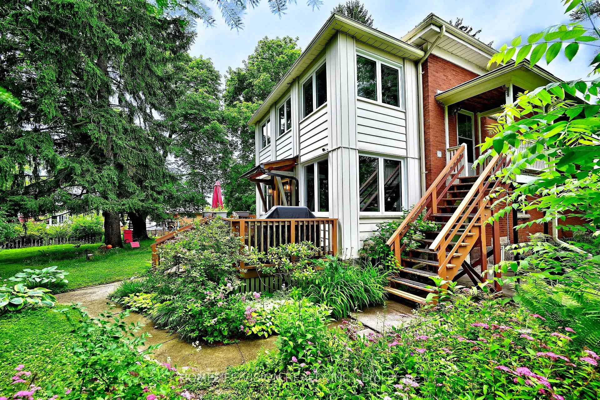 Photo 41 of 135 Elgin Street N, Cambridge, Alison — HOMEH