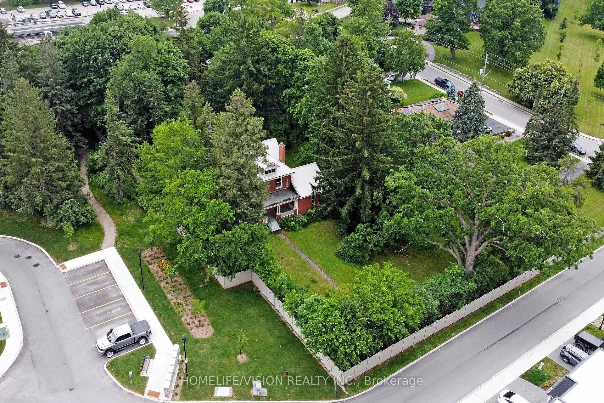 Photo 44 of 135 Elgin Street N, Cambridge, Alison — HOMEH