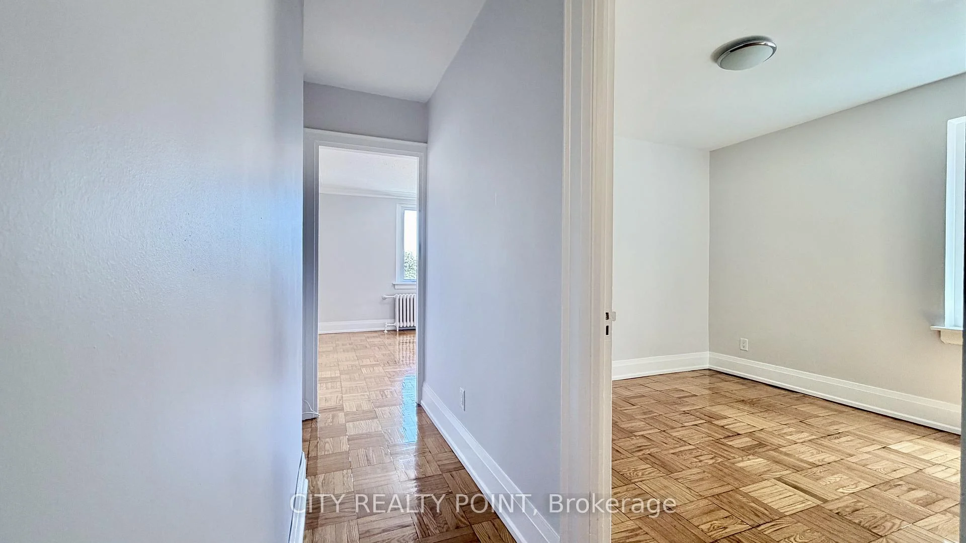 Photo 6 of Unit 521, 398 Avenue Road, Toronto, Casa Loma — HOMEH