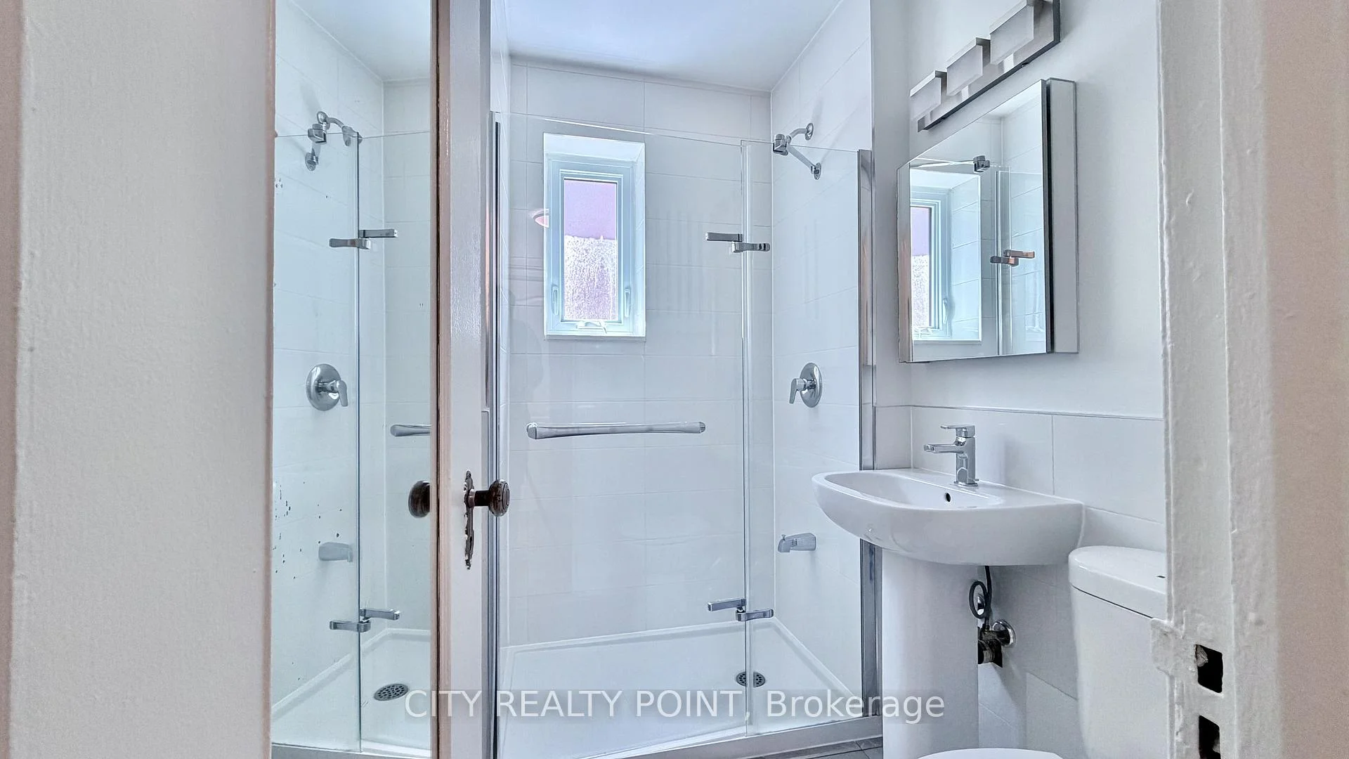 Photo 11 of Unit 521, 398 Avenue Road, Toronto, Casa Loma — HOMEH
