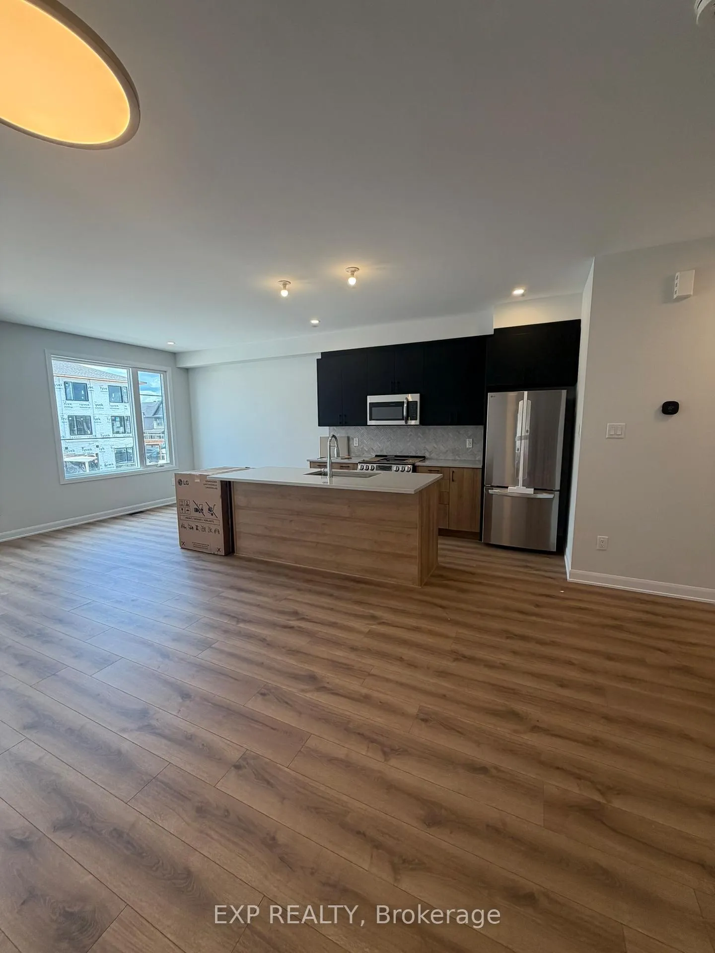 Photo 7 of 778 Tadpole Crescent, Ottawa, Barrhaven - Half Moon Bay — HOMEH