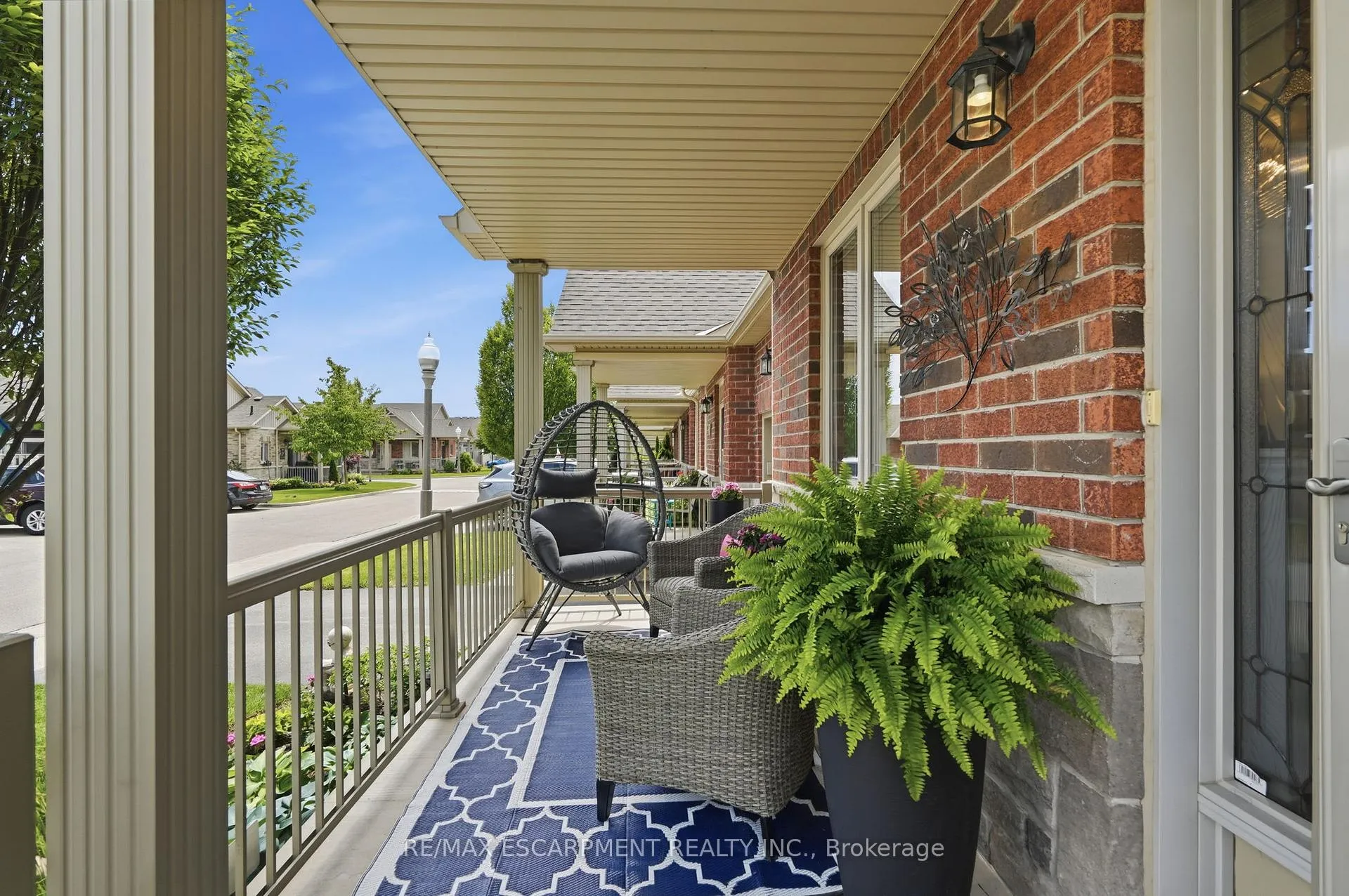 Photo 3 of 35 Finton Lane, Hamilton, Rural Glanbrook — HOMEH