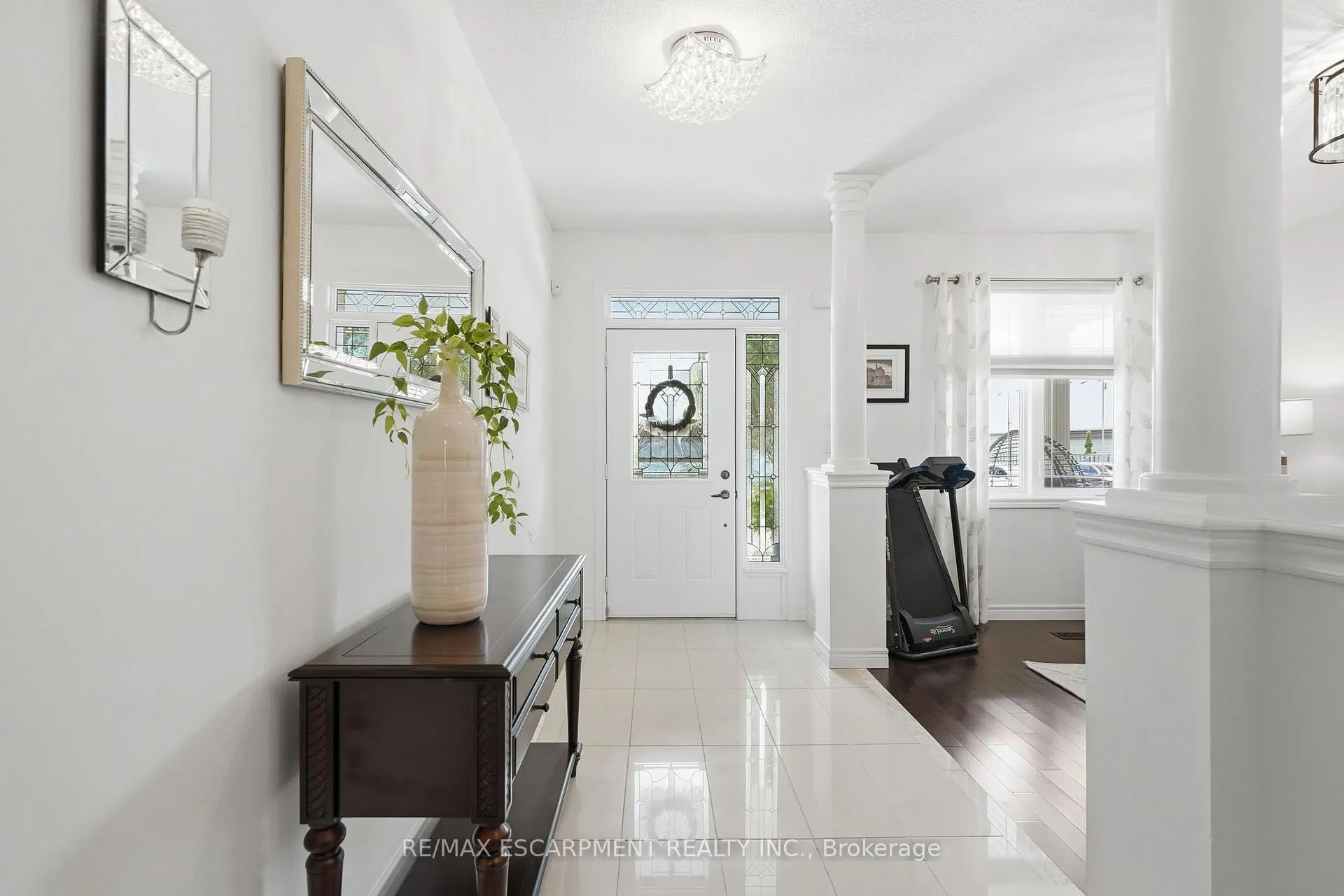 Photo 4 of 35 Finton Lane, Hamilton, Rural Glanbrook — HOMEH