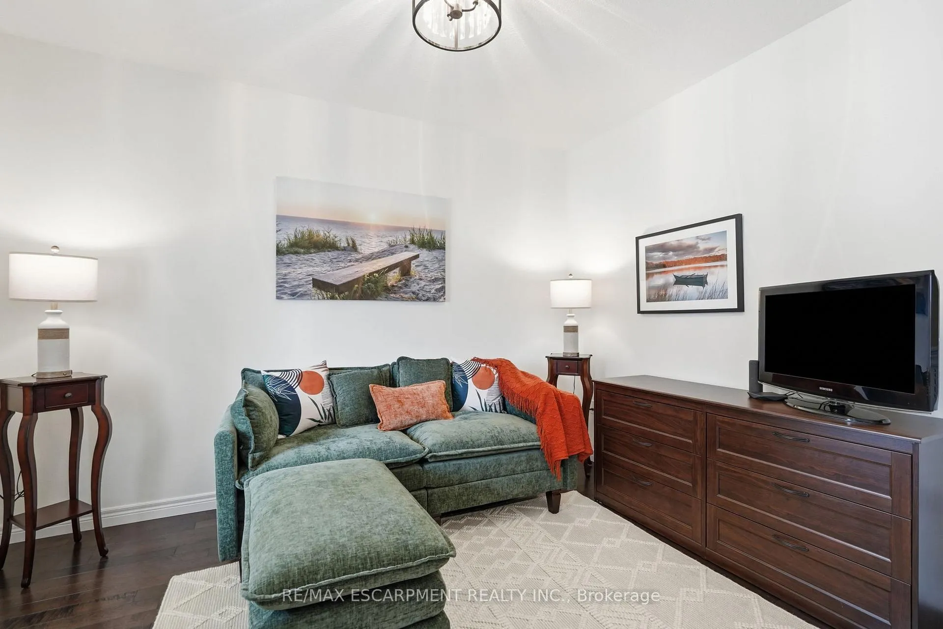 Photo 5 of 35 Finton Lane, Hamilton, Rural Glanbrook — HOMEH