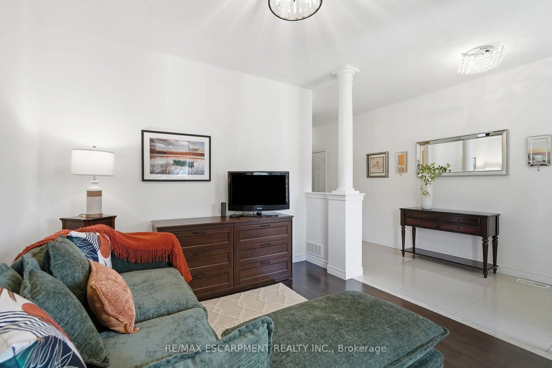 Photo 6 of 35 Finton Lane, Hamilton, Rural Glanbrook — HOMEH
