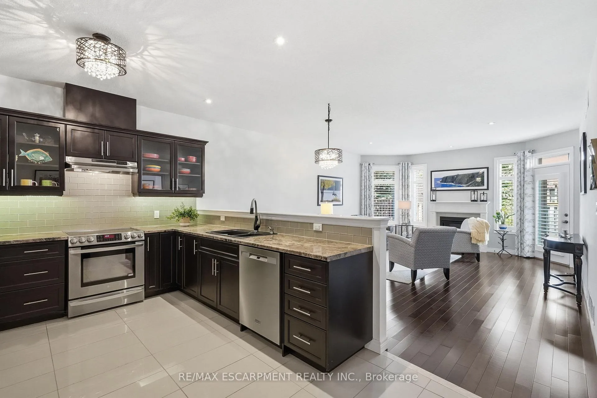 Photo 8 of 35 Finton Lane, Hamilton, Rural Glanbrook — HOMEH