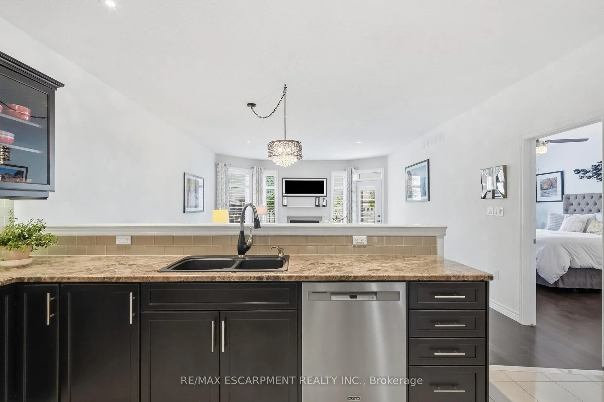 Photo 10 of 35 Finton Lane, Hamilton, Rural Glanbrook — HOMEH