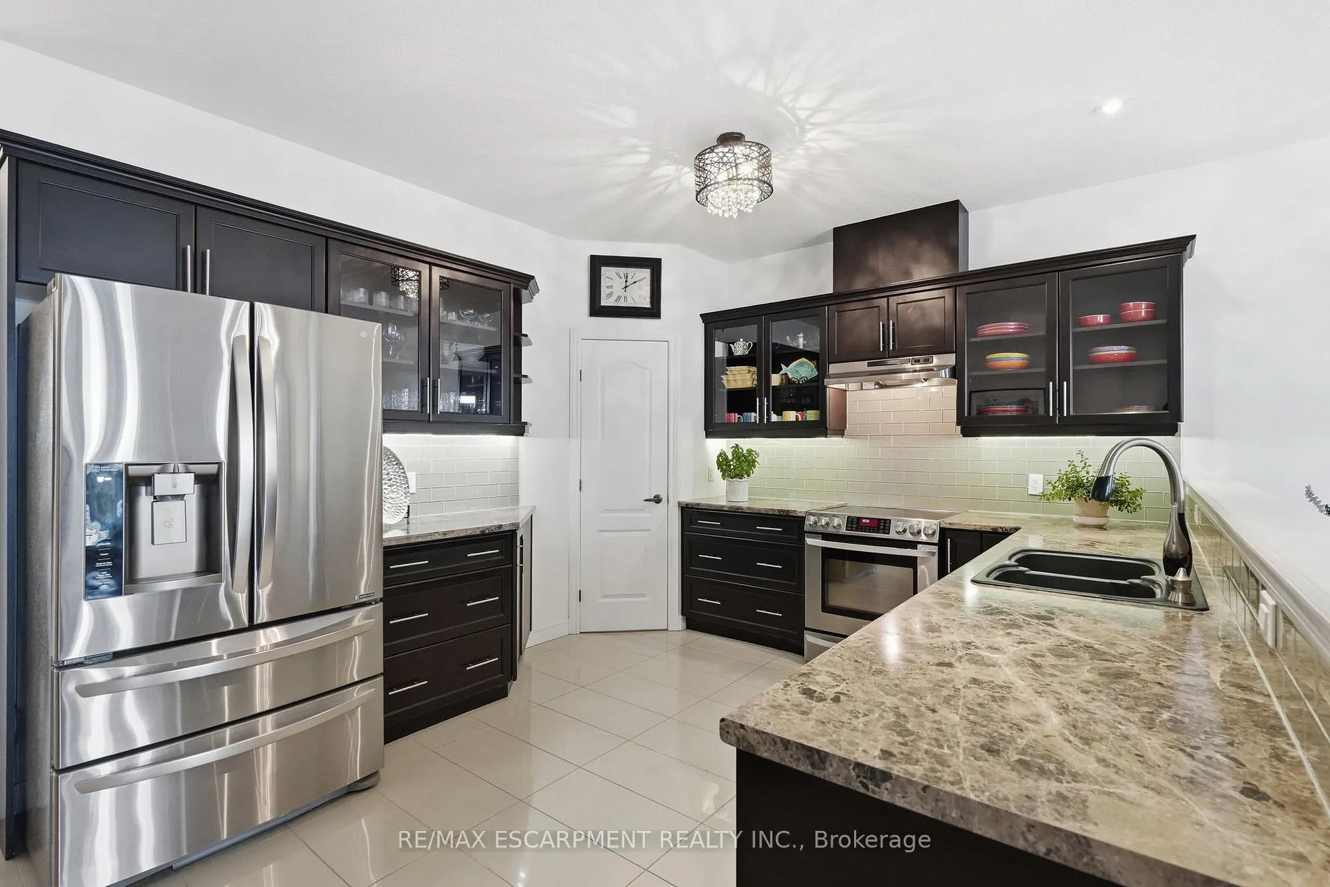 Photo 11 of 35 Finton Lane, Hamilton, Rural Glanbrook — HOMEH
