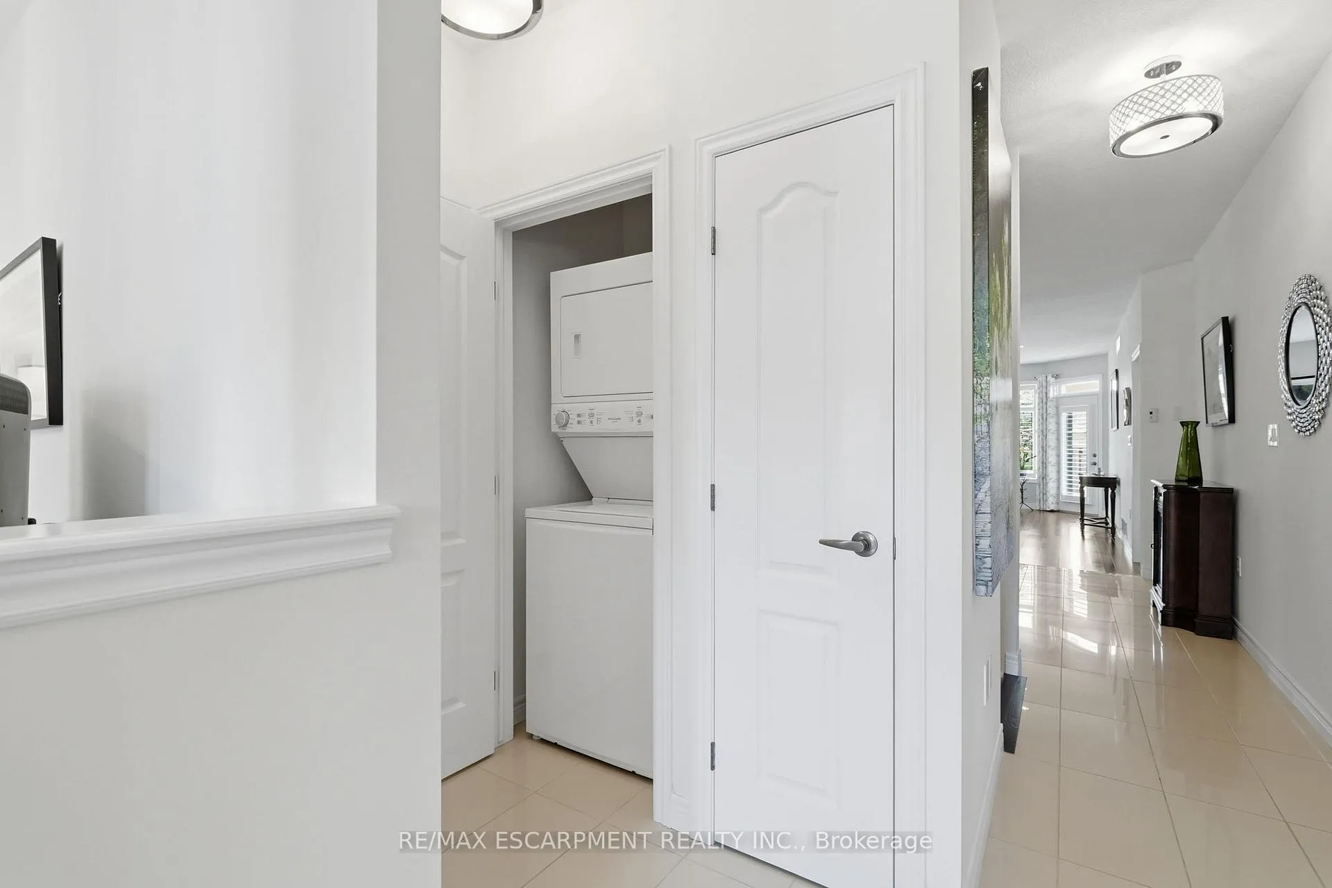 Photo 25 of 35 Finton Lane, Hamilton, Rural Glanbrook — HOMEH