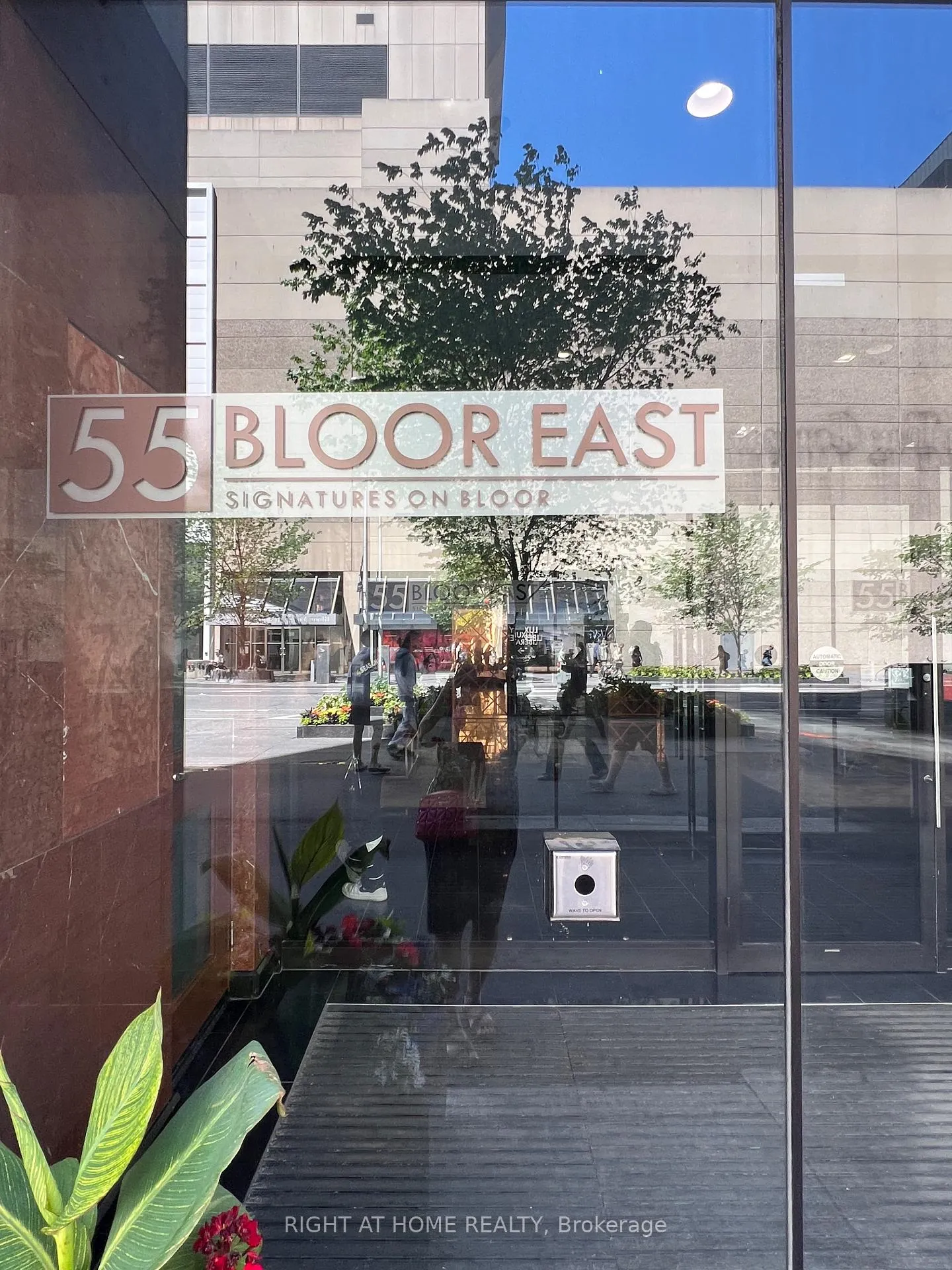 Photo 2 of Unit 1702, 55 Bloor Street E, Toronto, Church-Yonge Corridor — HOMEH