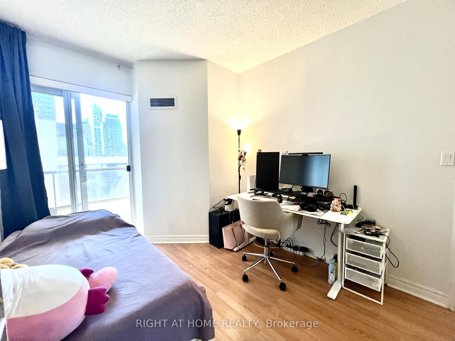 Photo 11 of Unit 1702, 55 Bloor Street E, Toronto, Church-Yonge Corridor — HOMEH