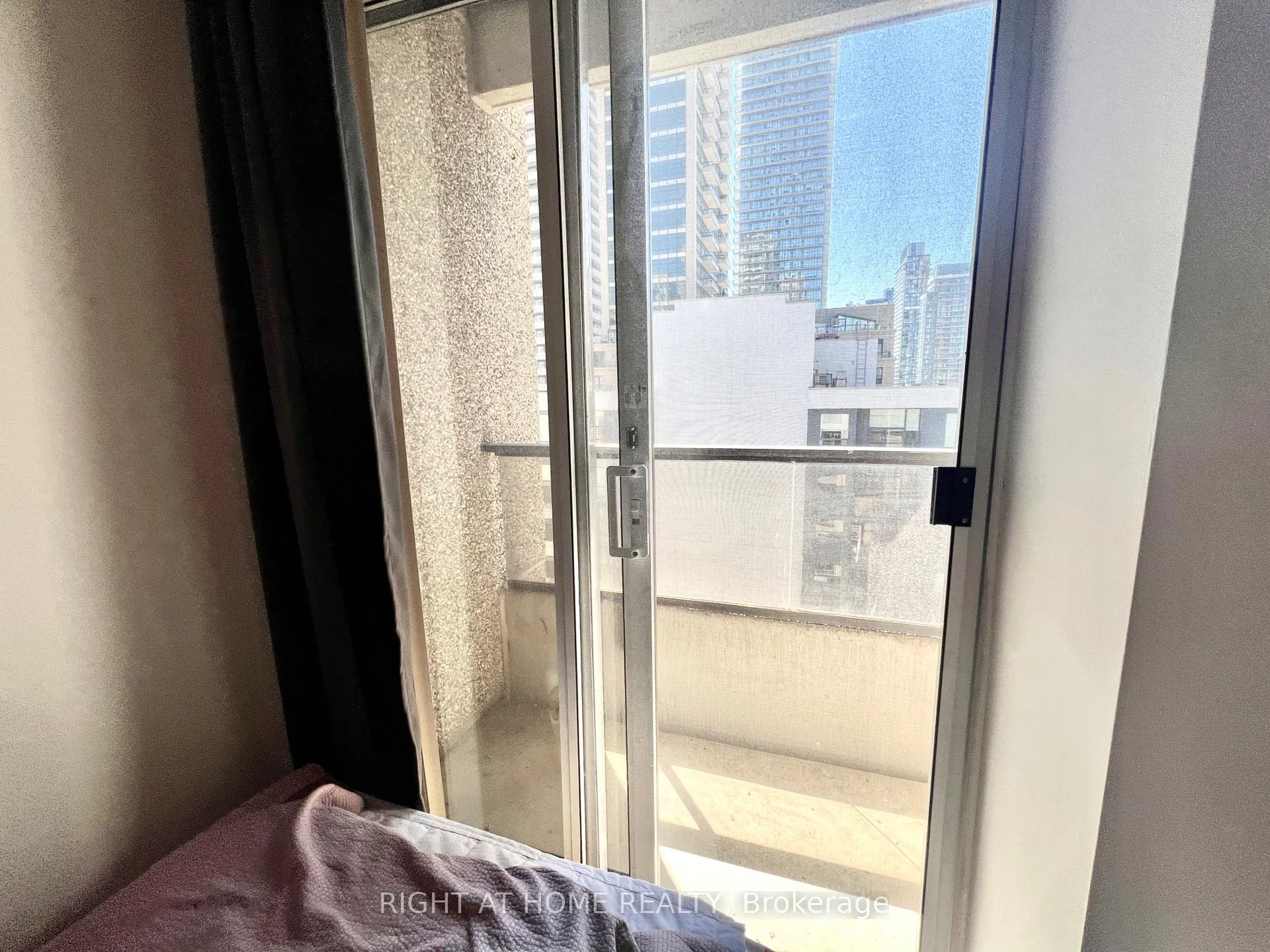 Photo 13 of Unit 1702, 55 Bloor Street E, Toronto, Church-Yonge Corridor — HOMEH