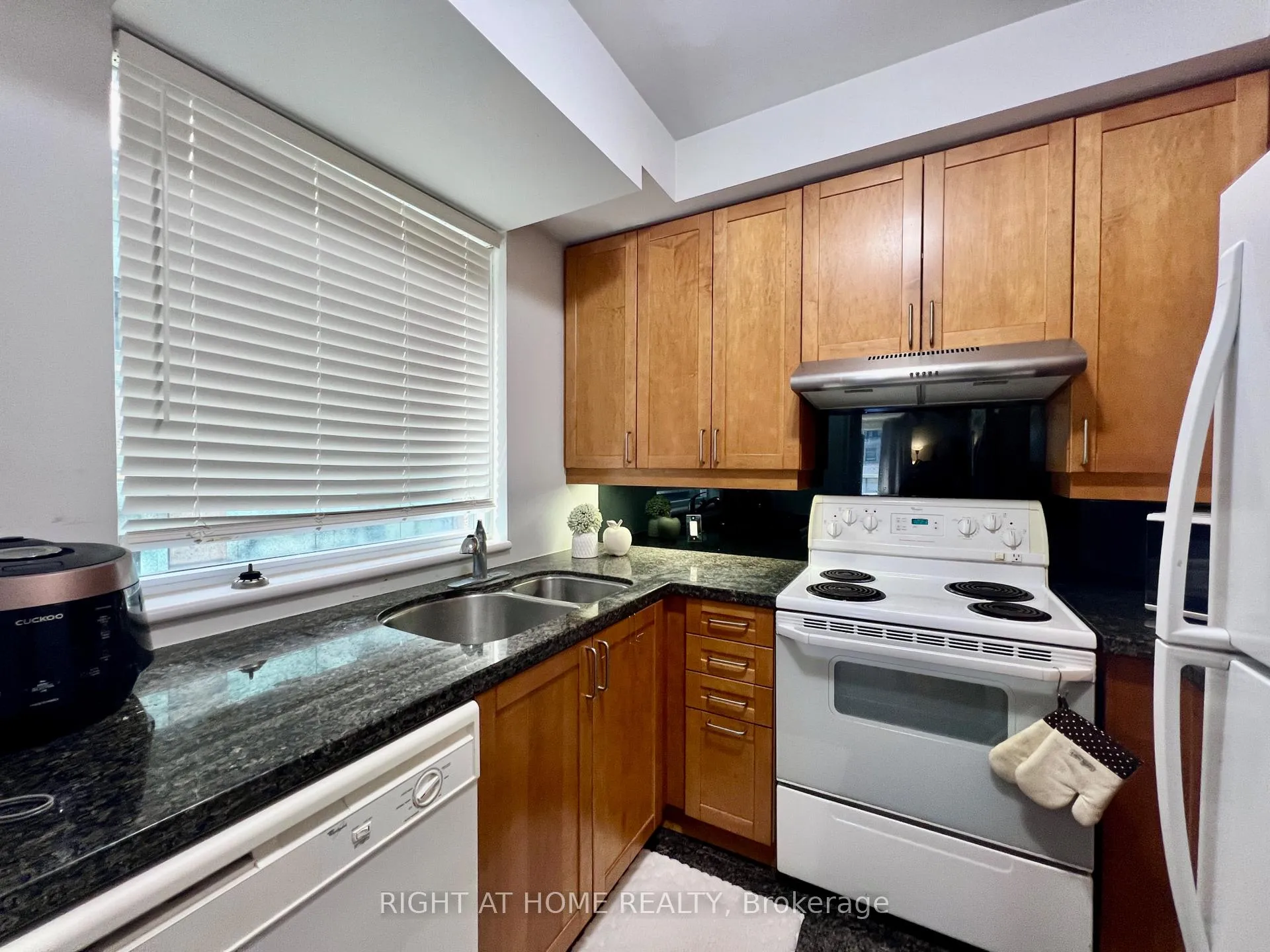 Photo 15 of Unit 1702, 55 Bloor Street E, Toronto, Church-Yonge Corridor — HOMEH