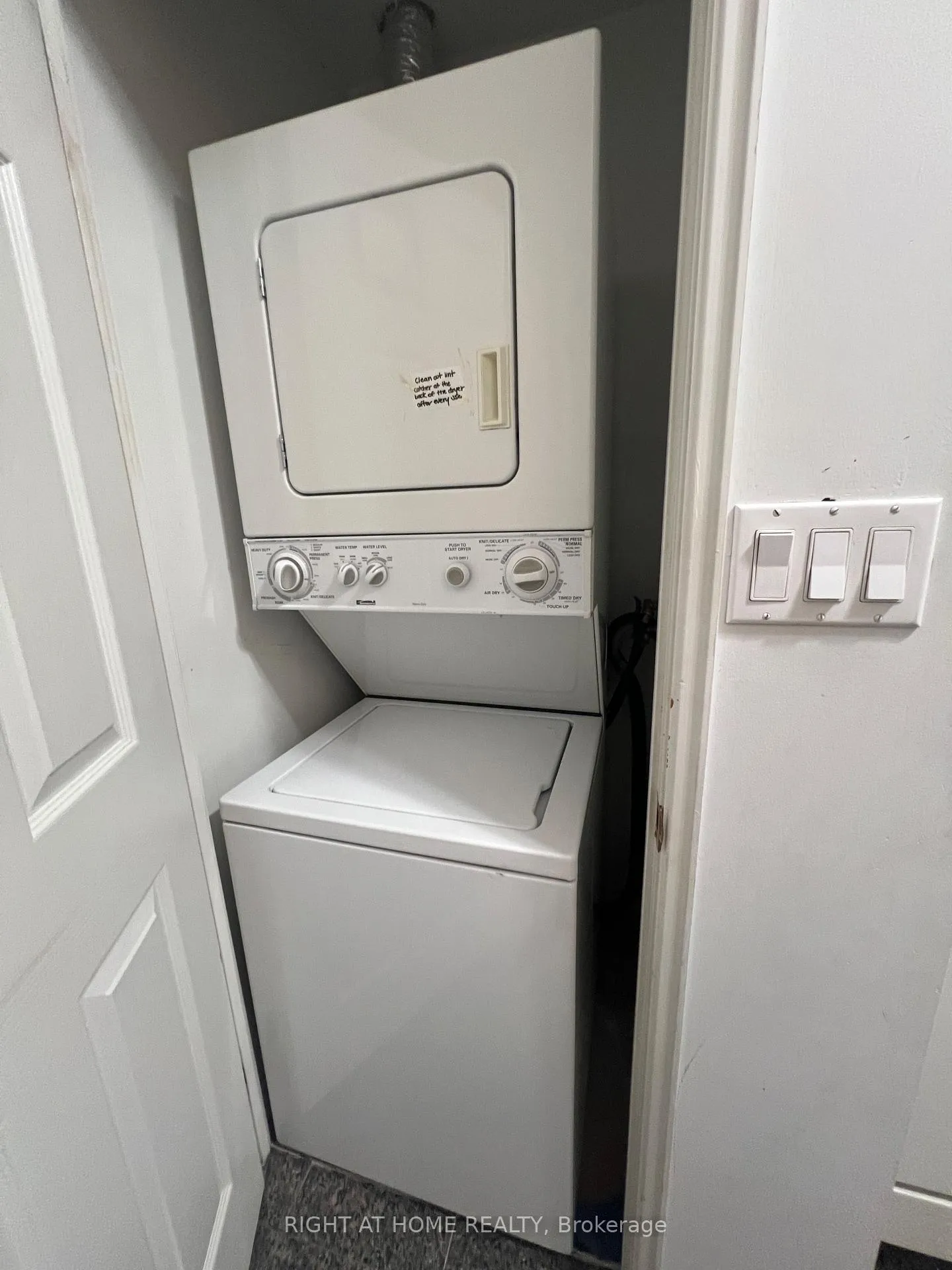 Photo 19 of Unit 1702, 55 Bloor Street E, Toronto, Church-Yonge Corridor — HOMEH