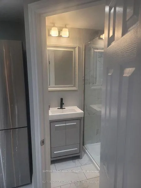 Photo 5 of 292 Ridgefield Crescent, Vaughan, Maple — HOMEH