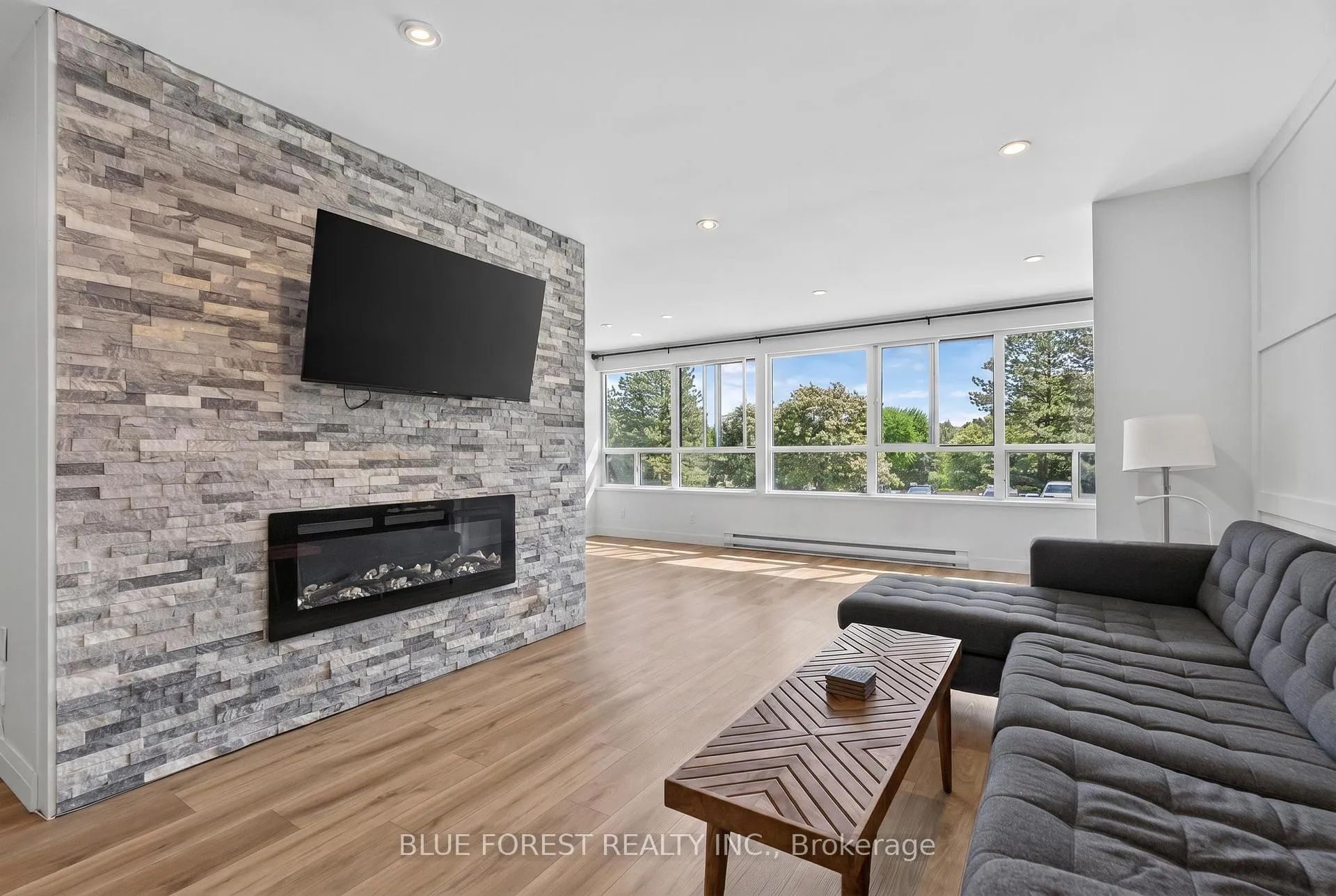 Photo 1 of Unit 202, 600 Grenfell Drive, London, North C — HOMEH