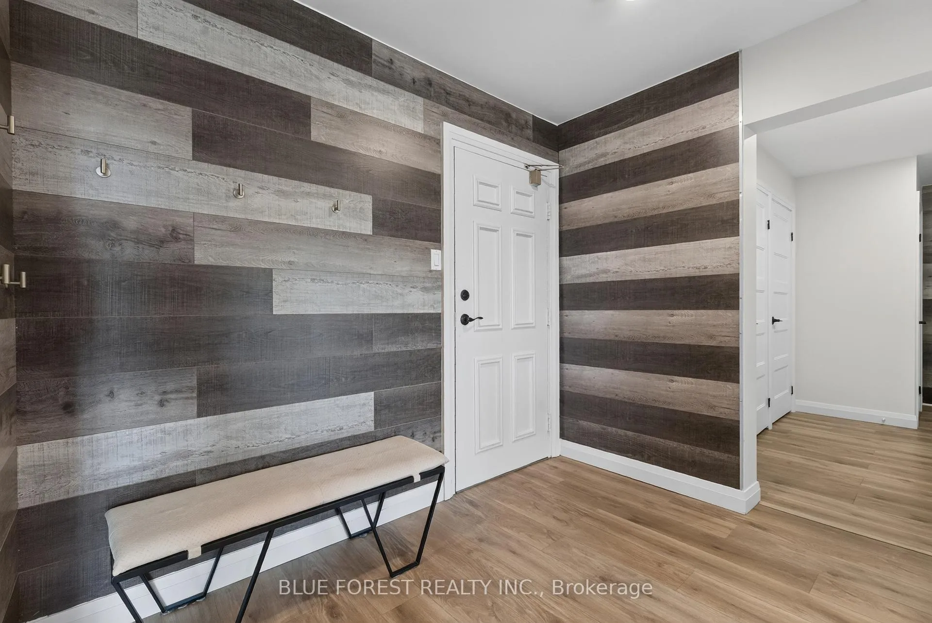 Photo 3 of Unit 202, 600 Grenfell Drive, London, North C — HOMEH