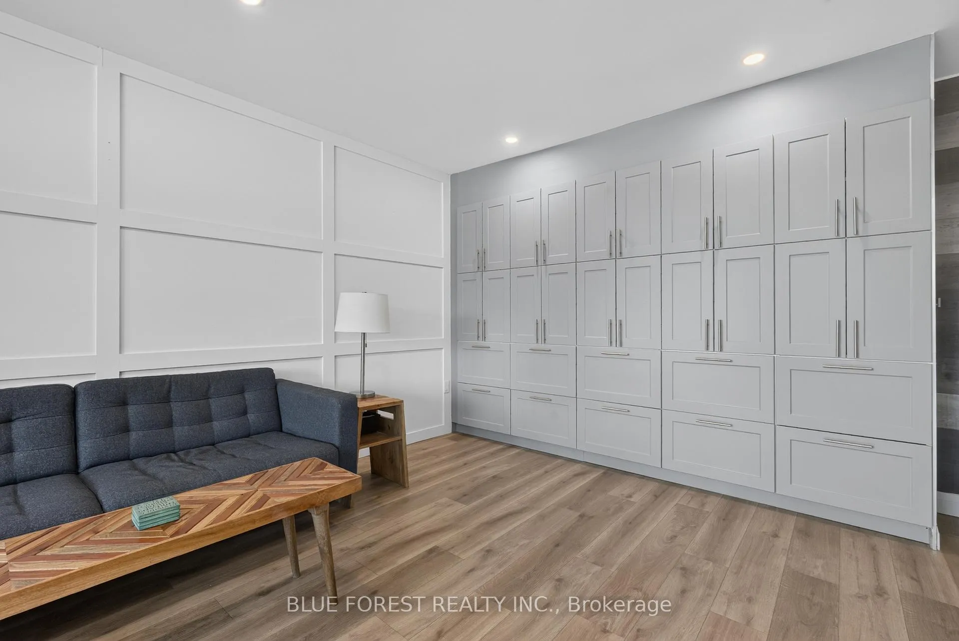 Photo 5 of Unit 202, 600 Grenfell Drive, London, North C — HOMEH