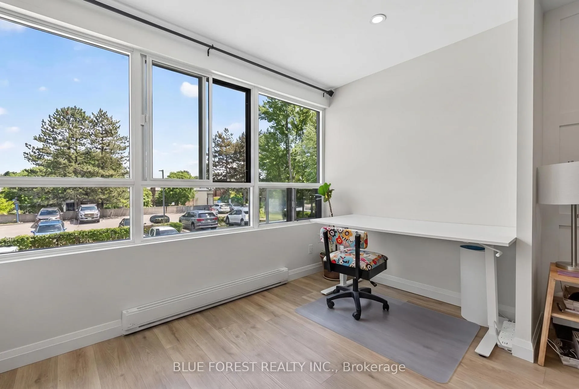 Photo 8 of Unit 202, 600 Grenfell Drive, London, North C — HOMEH