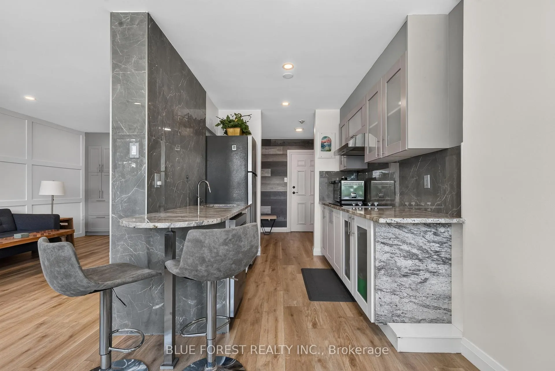 Photo 10 of Unit 202, 600 Grenfell Drive, London, North C — HOMEH