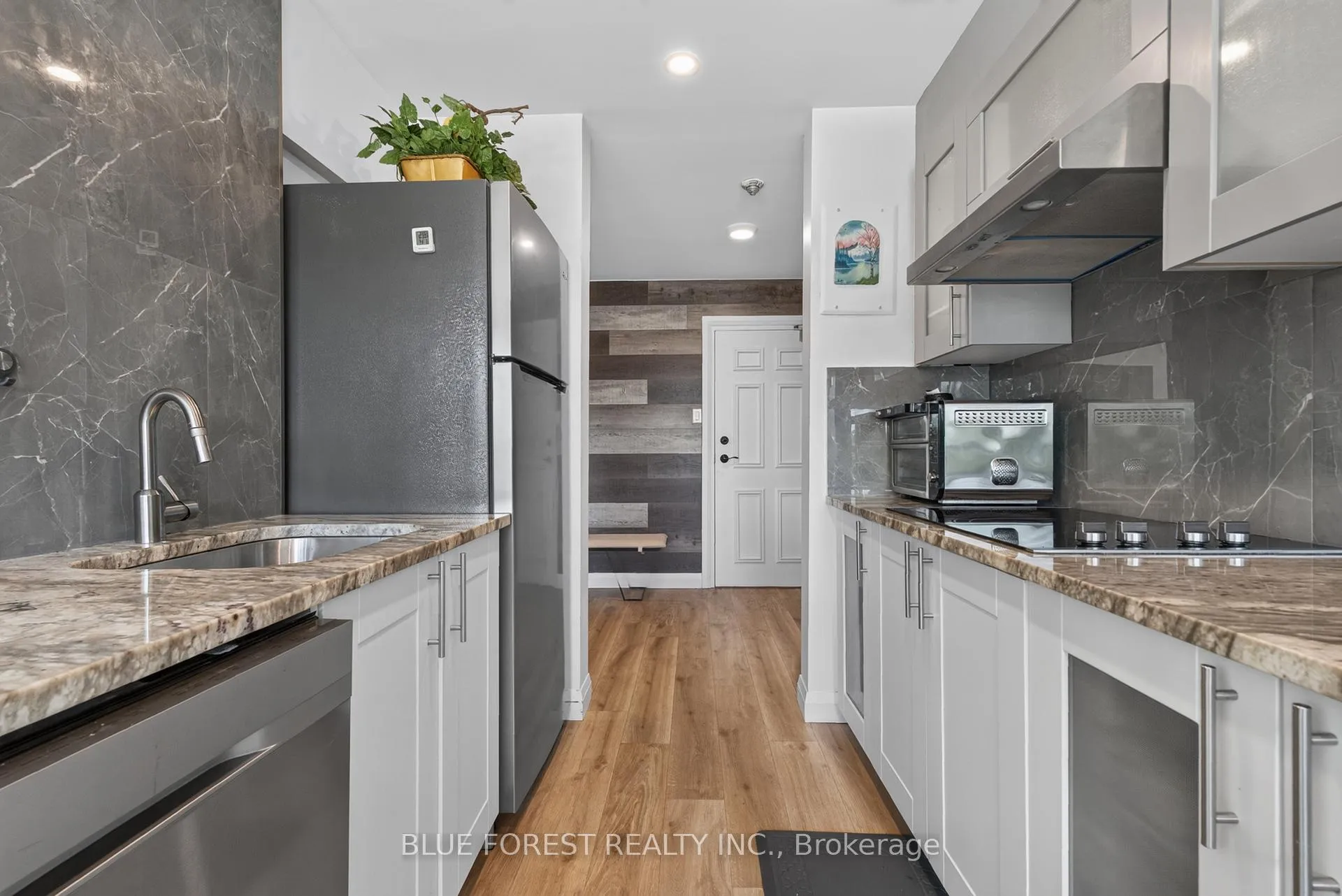 Photo 12 of Unit 202, 600 Grenfell Drive, London, North C — HOMEH