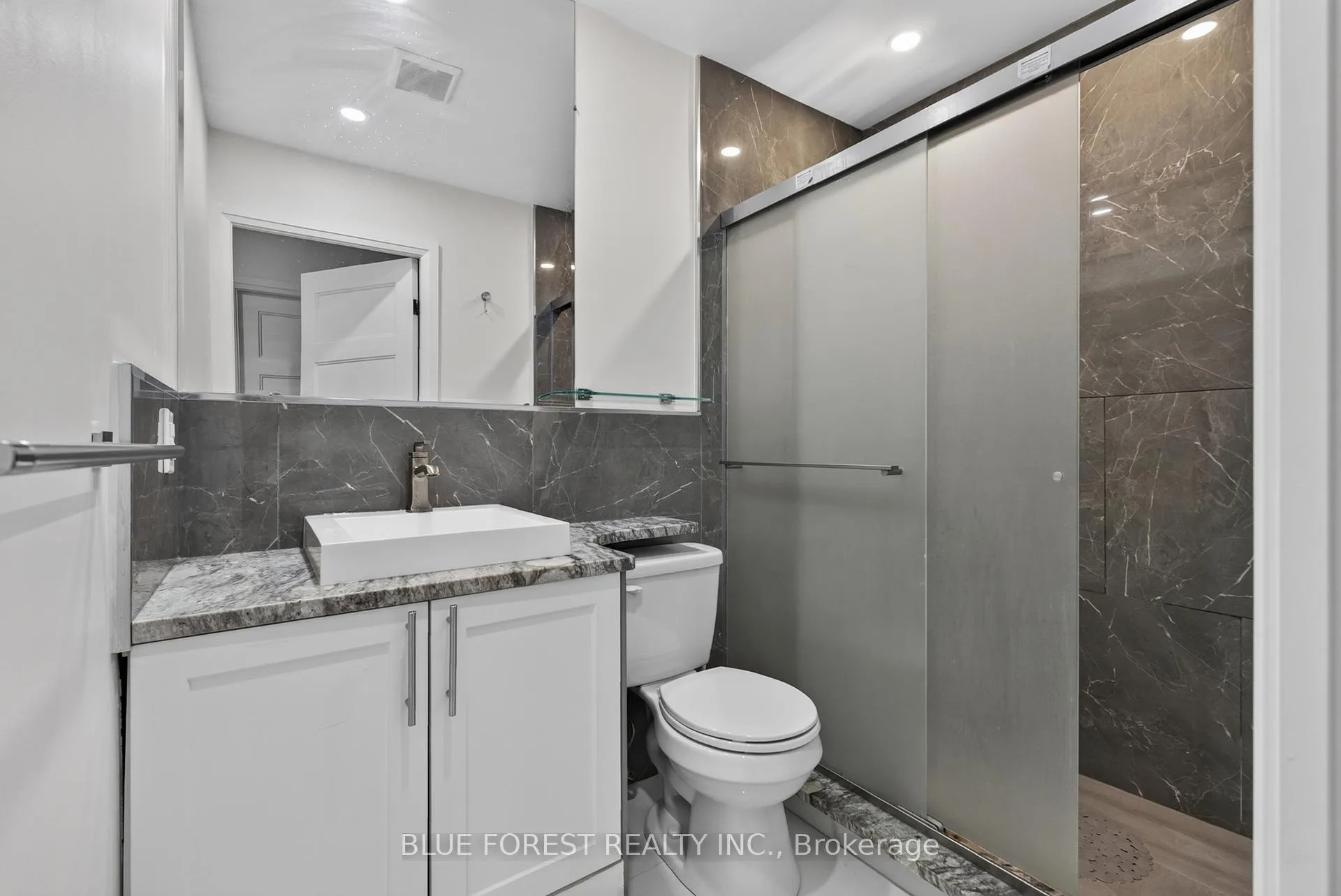 Photo 16 of Unit 202, 600 Grenfell Drive, London, North C — HOMEH
