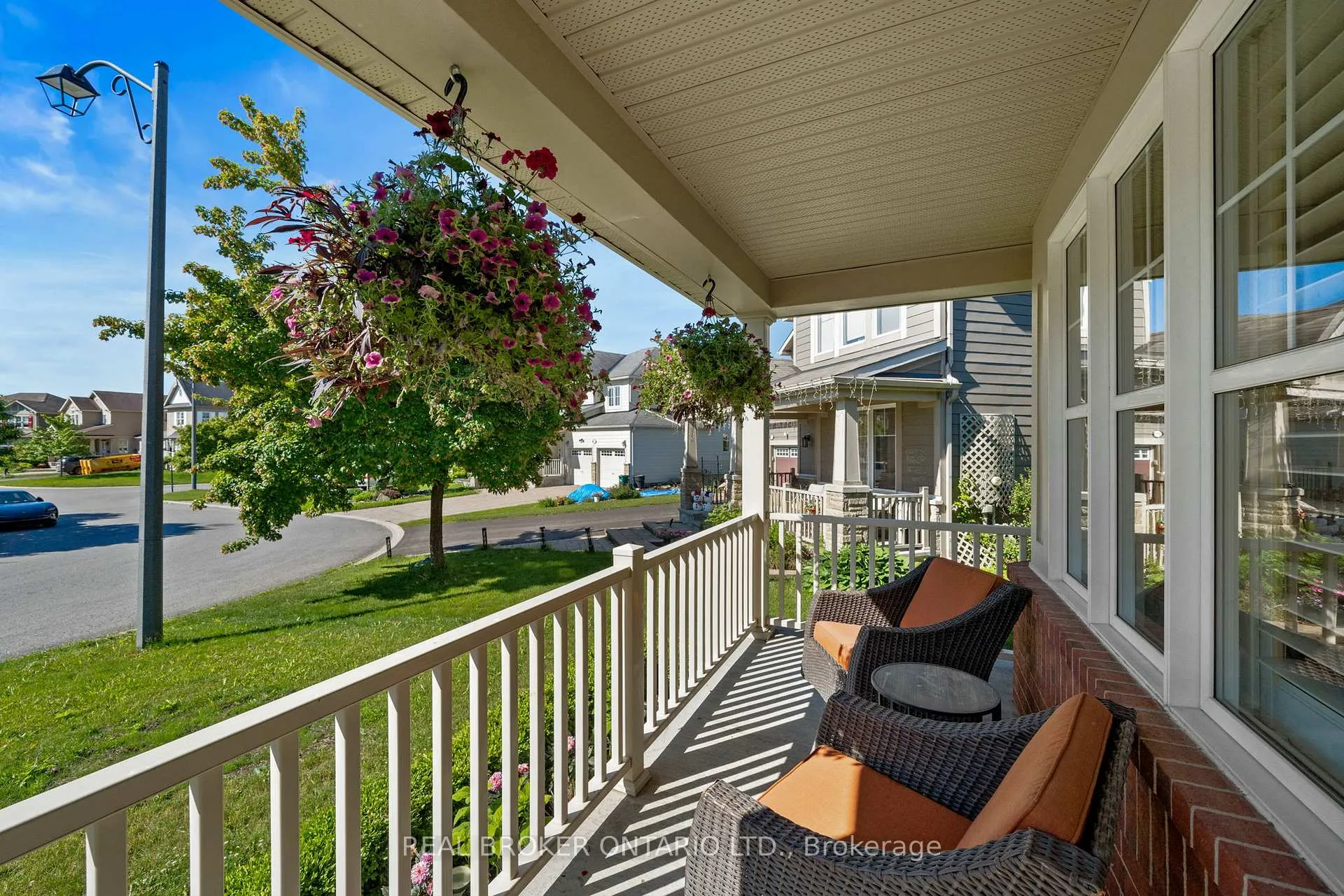 Photo 5 of 2188 Sunset Cove Circle, Ottawa, Barrhaven - Half Moon Bay — HOMEH
