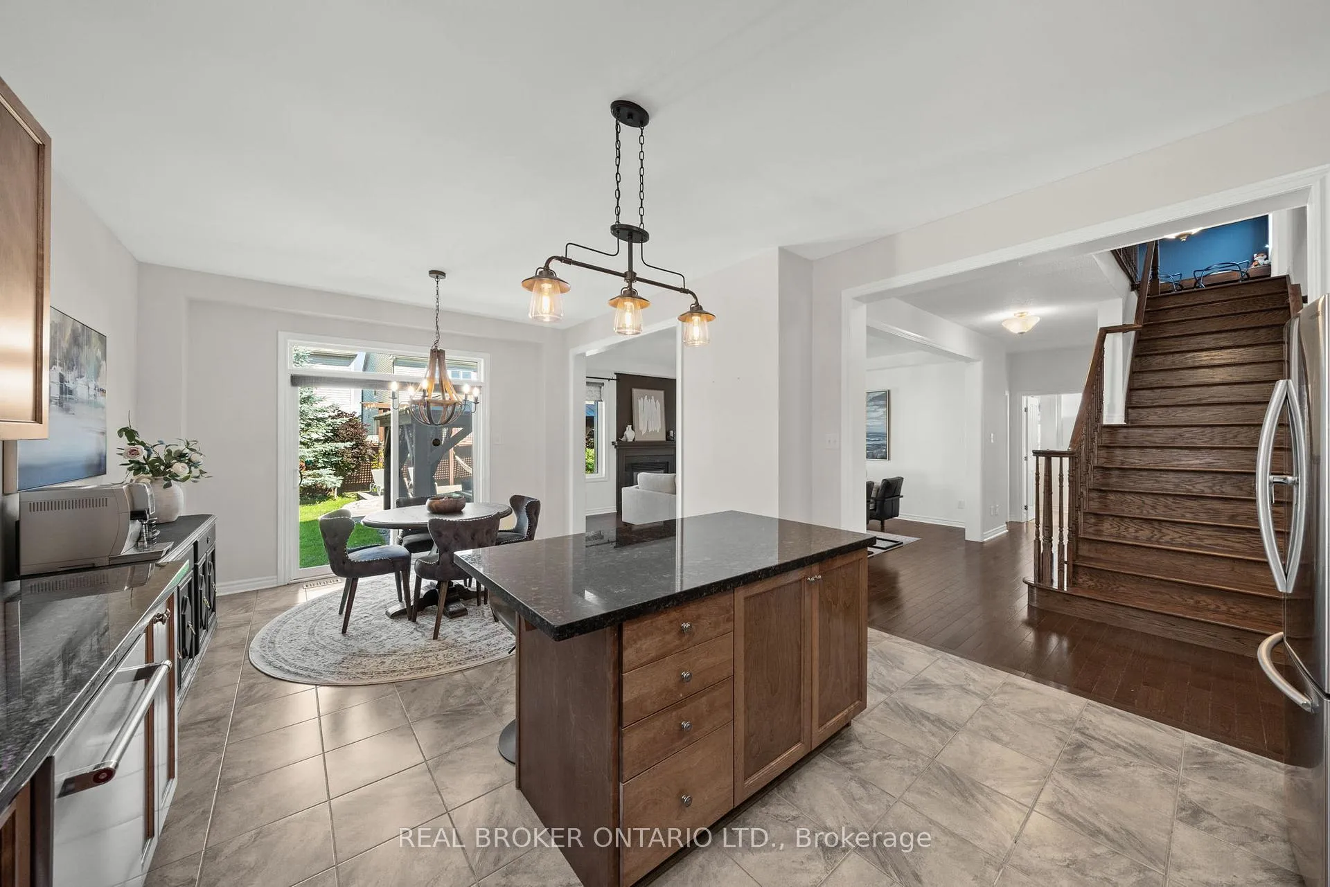 Photo 12 of 2188 Sunset Cove Circle, Ottawa, Barrhaven - Half Moon Bay — HOMEH
