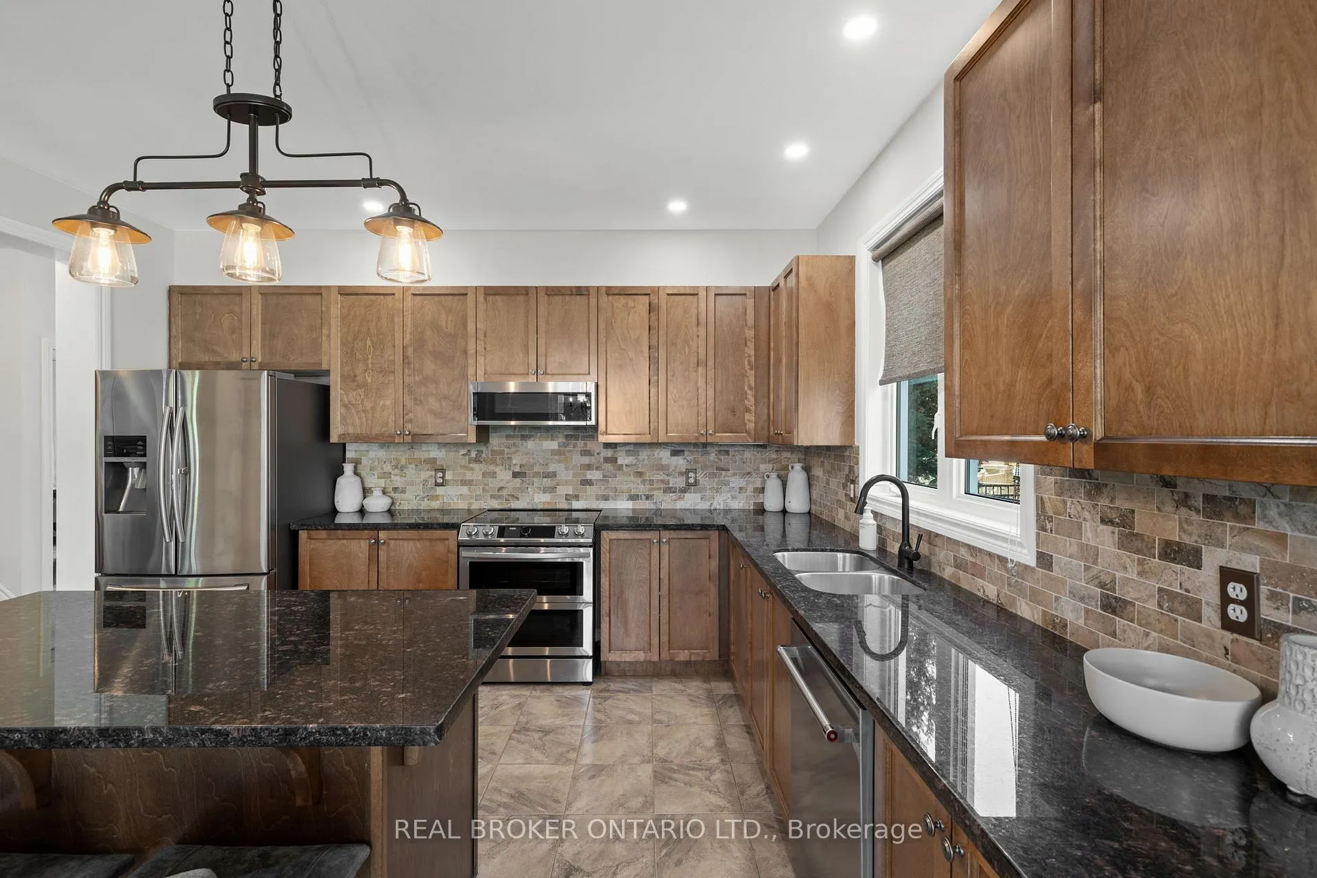 Photo 13 of 2188 Sunset Cove Circle, Ottawa, Barrhaven - Half Moon Bay — HOMEH