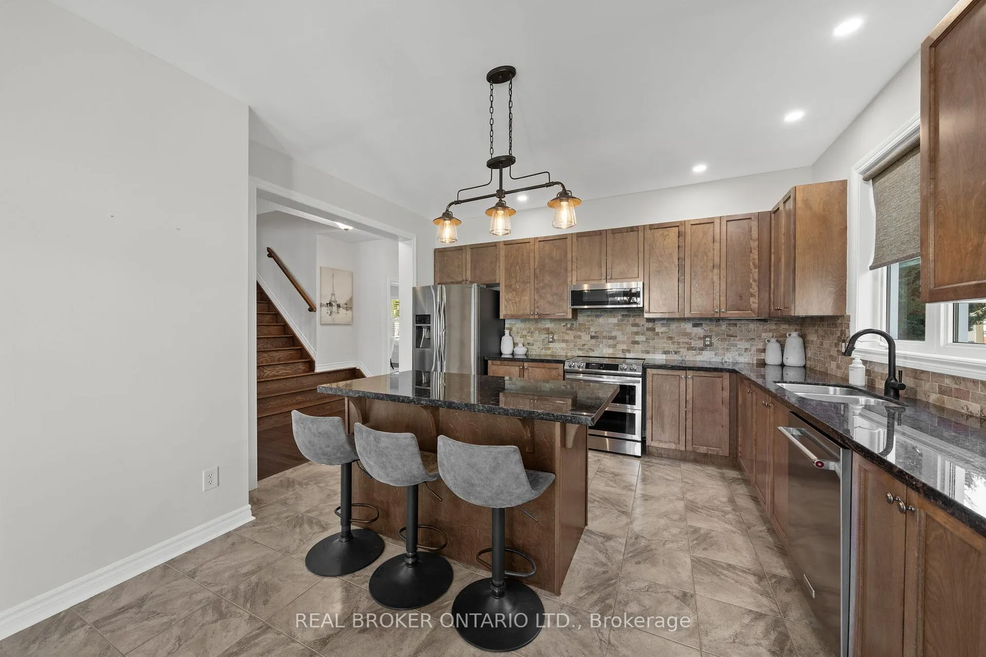 Photo 14 of 2188 Sunset Cove Circle, Ottawa, Barrhaven - Half Moon Bay — HOMEH