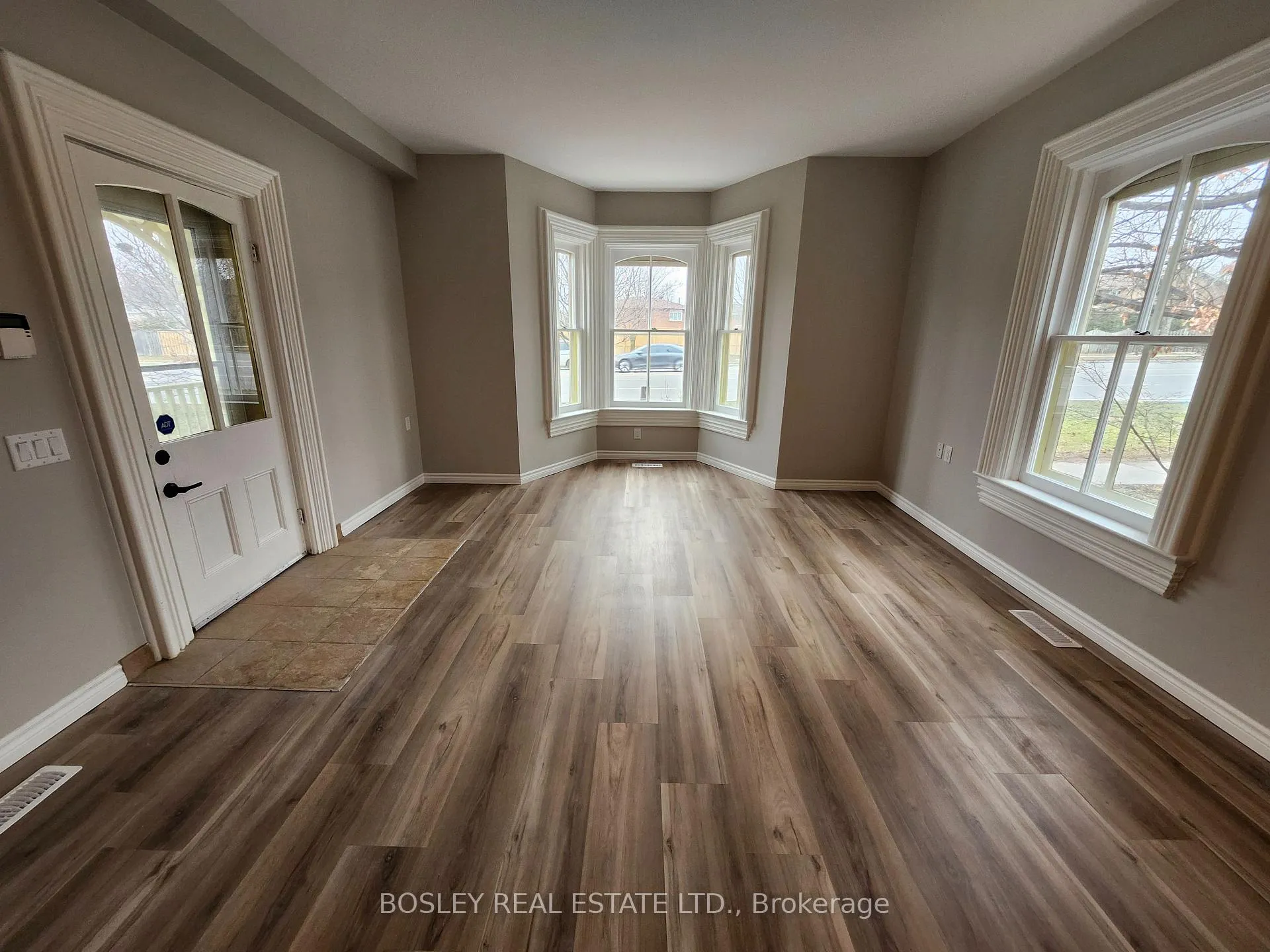 Photo 2 of Unit Brick#Main, 5928 16th Avenue, Markham, Wismer — HOMEH