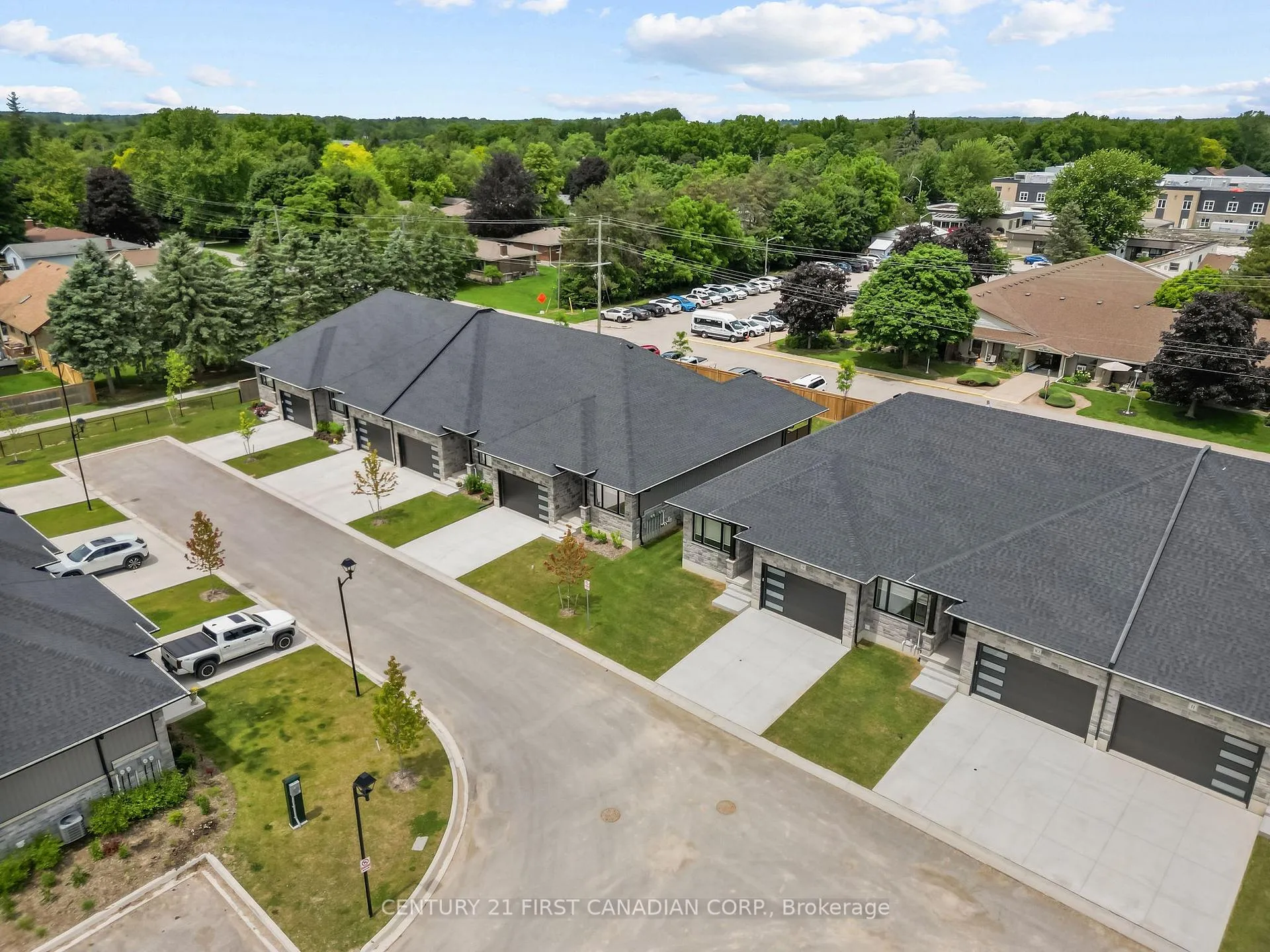 Photo 4 of Unit 12, 32 Postma Crescent, North Middlesex, Ailsa Craig — HOMEH