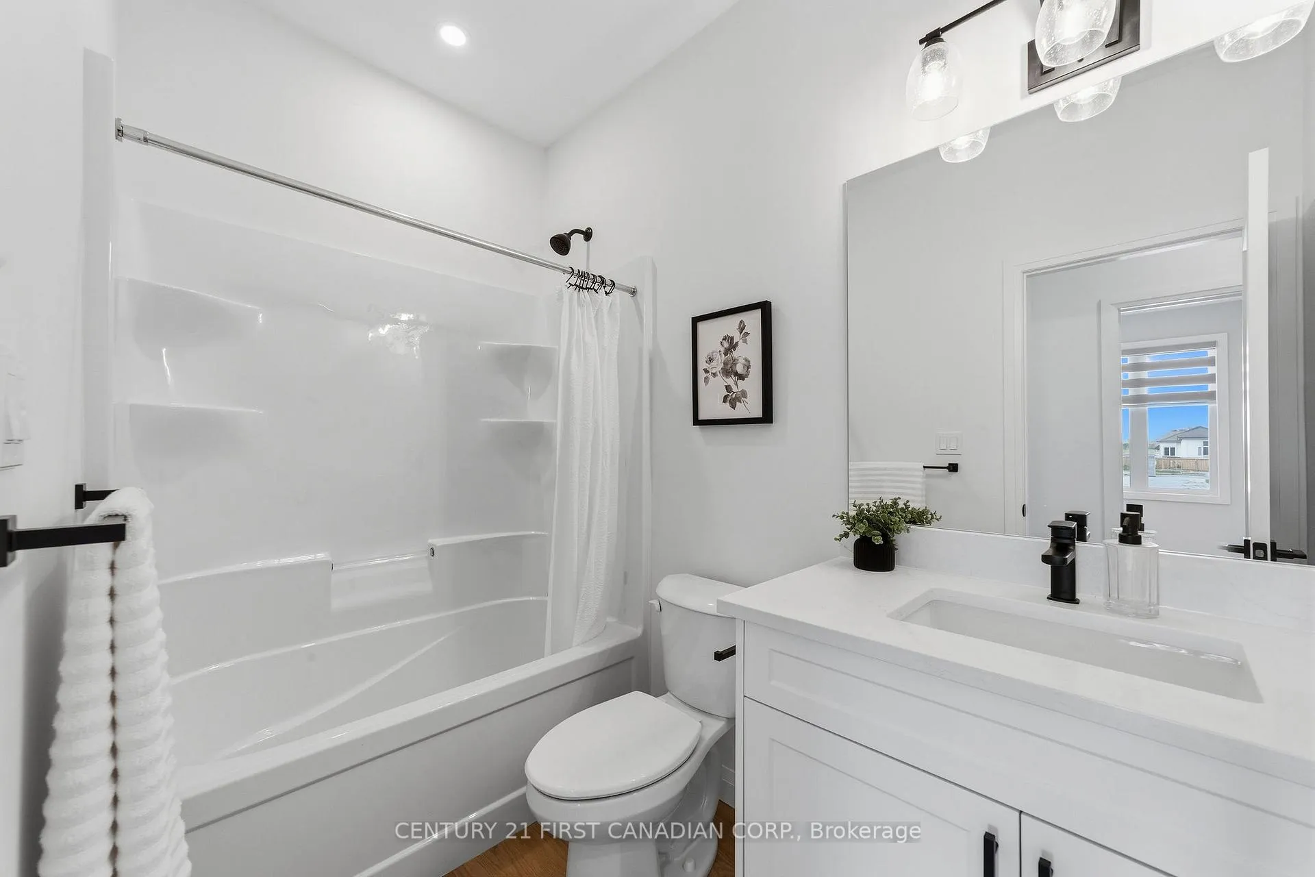 Photo 8 of Unit 12, 32 Postma Crescent, North Middlesex, Ailsa Craig — HOMEH