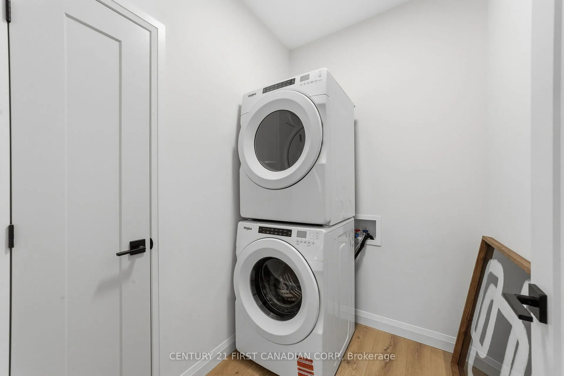 Photo 9 of Unit 12, 32 Postma Crescent, North Middlesex, Ailsa Craig — HOMEH