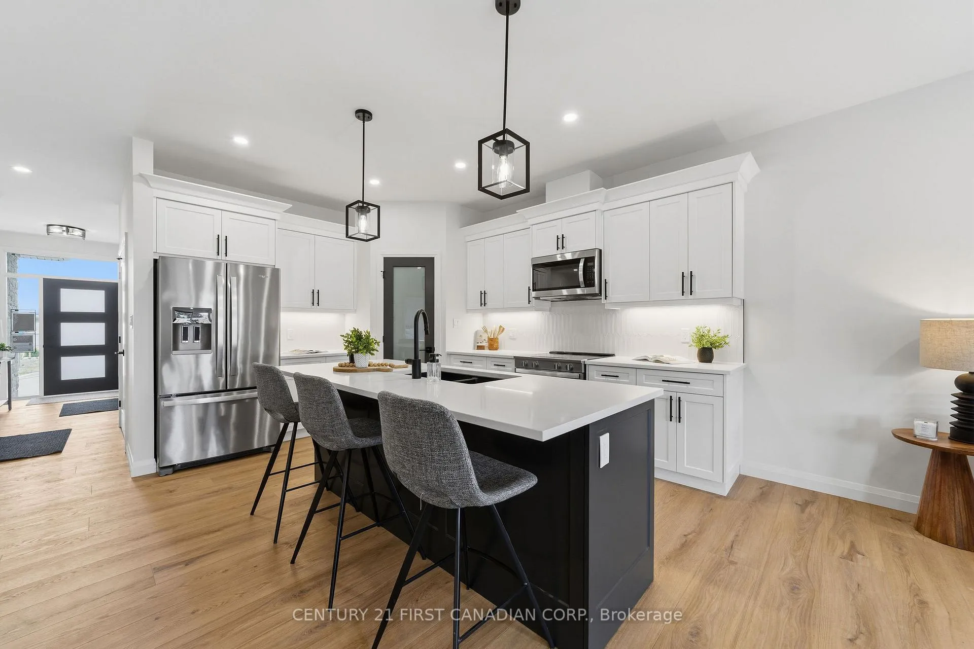 Photo 11 of Unit 12, 32 Postma Crescent, North Middlesex, Ailsa Craig — HOMEH
