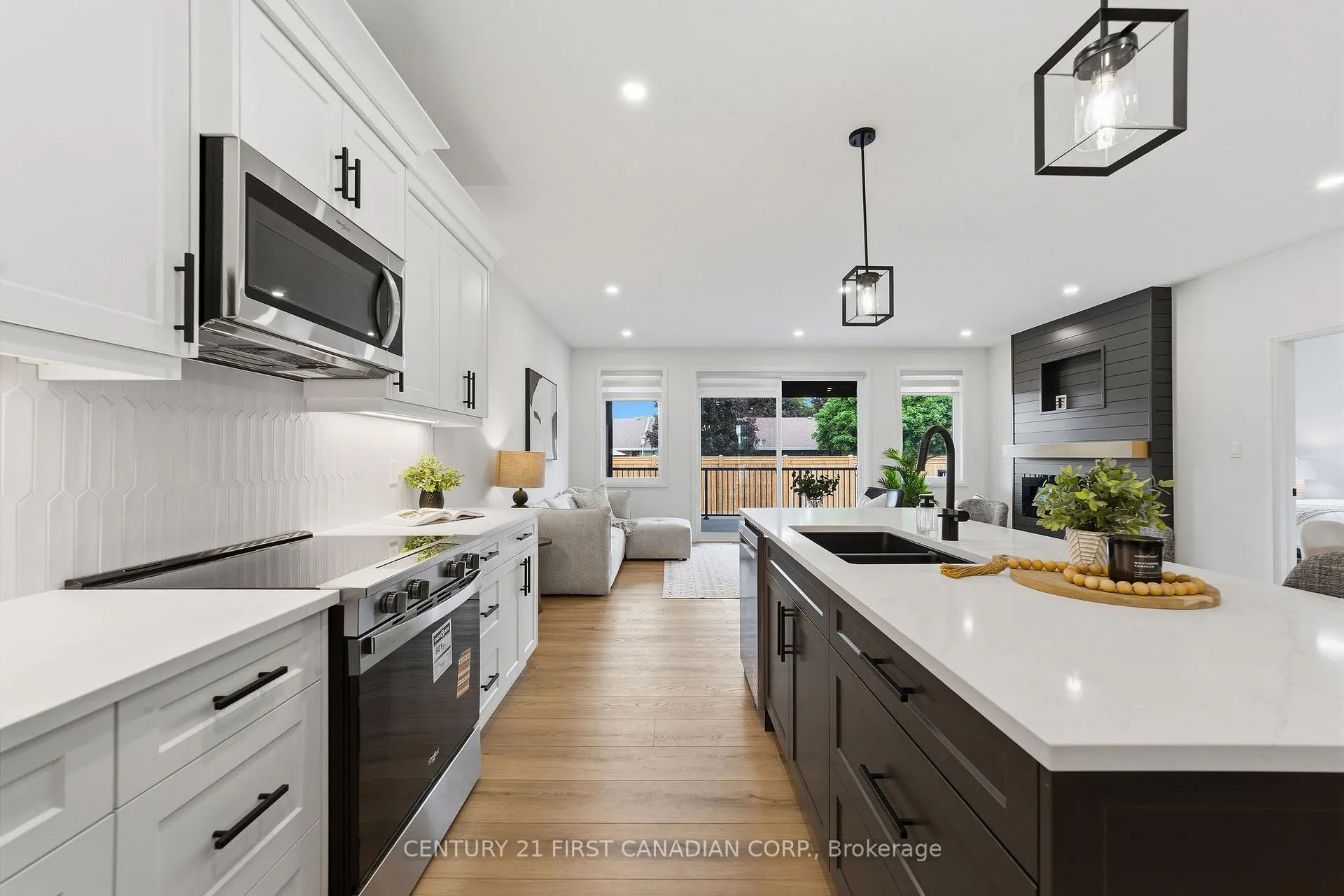 Photo 13 of Unit 12, 32 Postma Crescent, North Middlesex, Ailsa Craig — HOMEH
