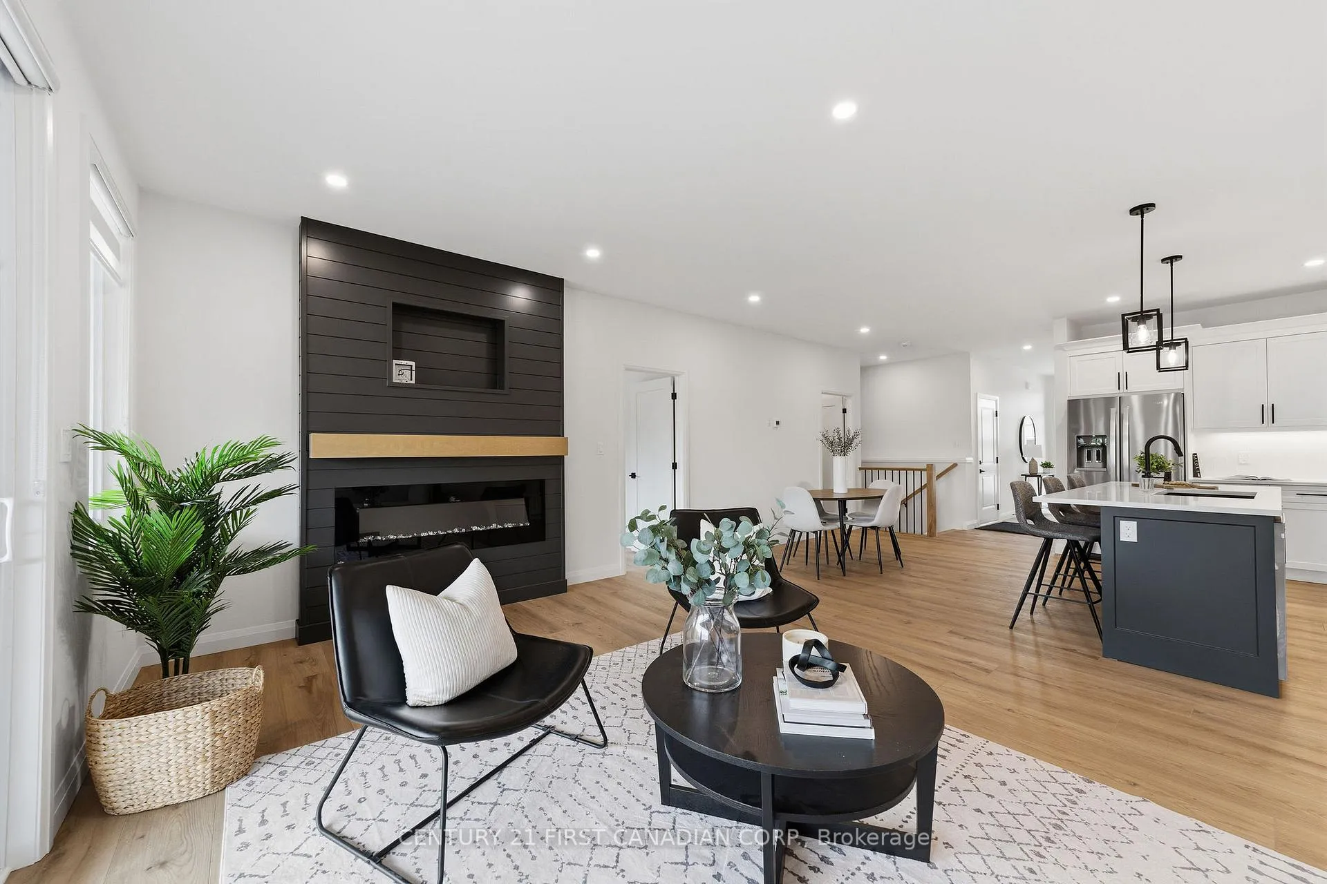 Photo 15 of Unit 12, 32 Postma Crescent, North Middlesex, Ailsa Craig — HOMEH