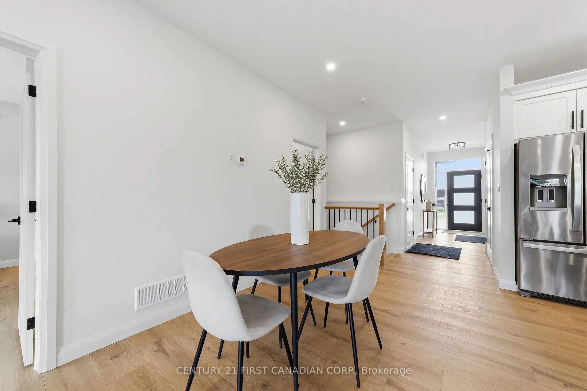 Photo 16 of Unit 12, 32 Postma Crescent, North Middlesex, Ailsa Craig — HOMEH