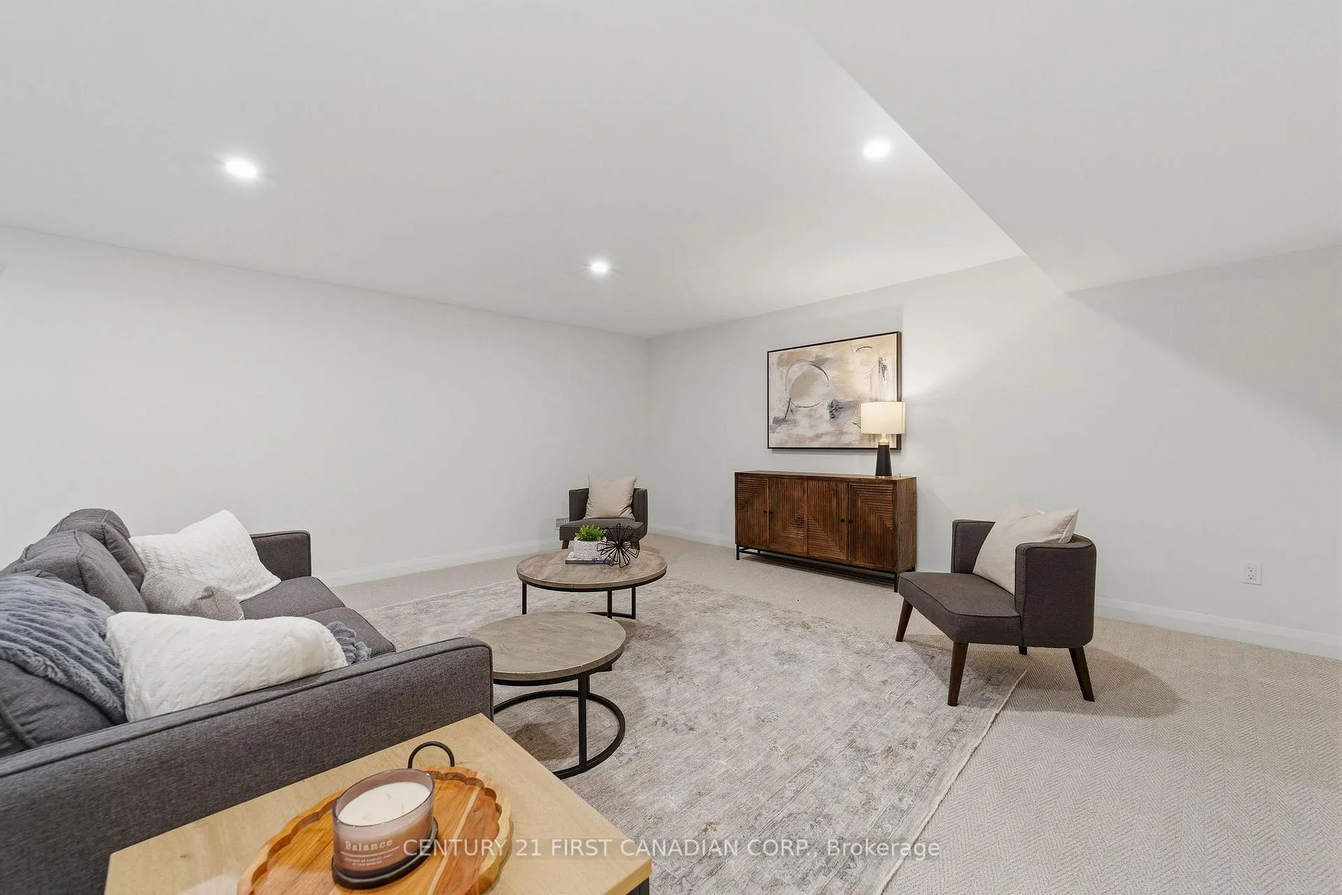 Photo 22 of Unit 12, 32 Postma Crescent, North Middlesex, Ailsa Craig — HOMEH
