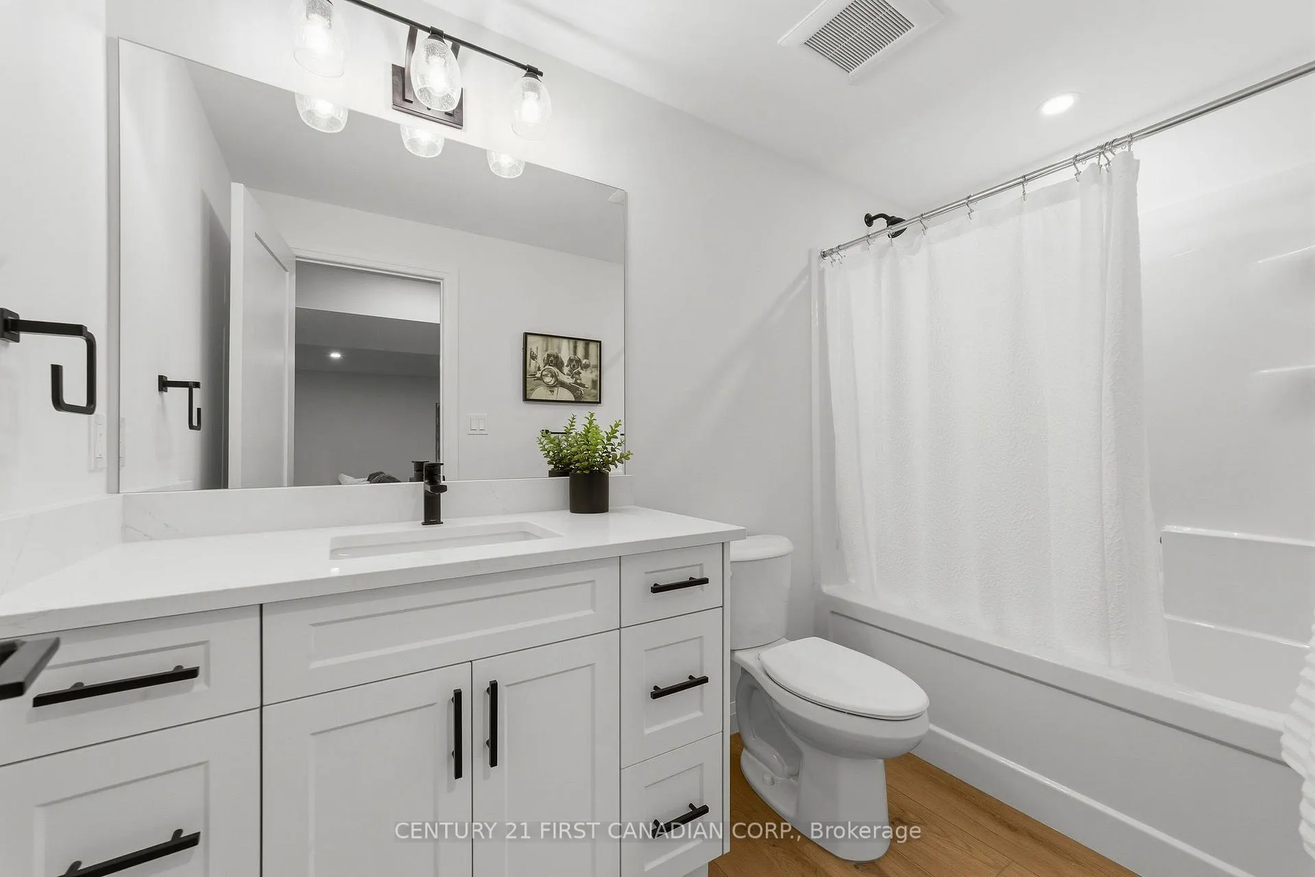 Photo 23 of Unit 12, 32 Postma Crescent, North Middlesex, Ailsa Craig — HOMEH