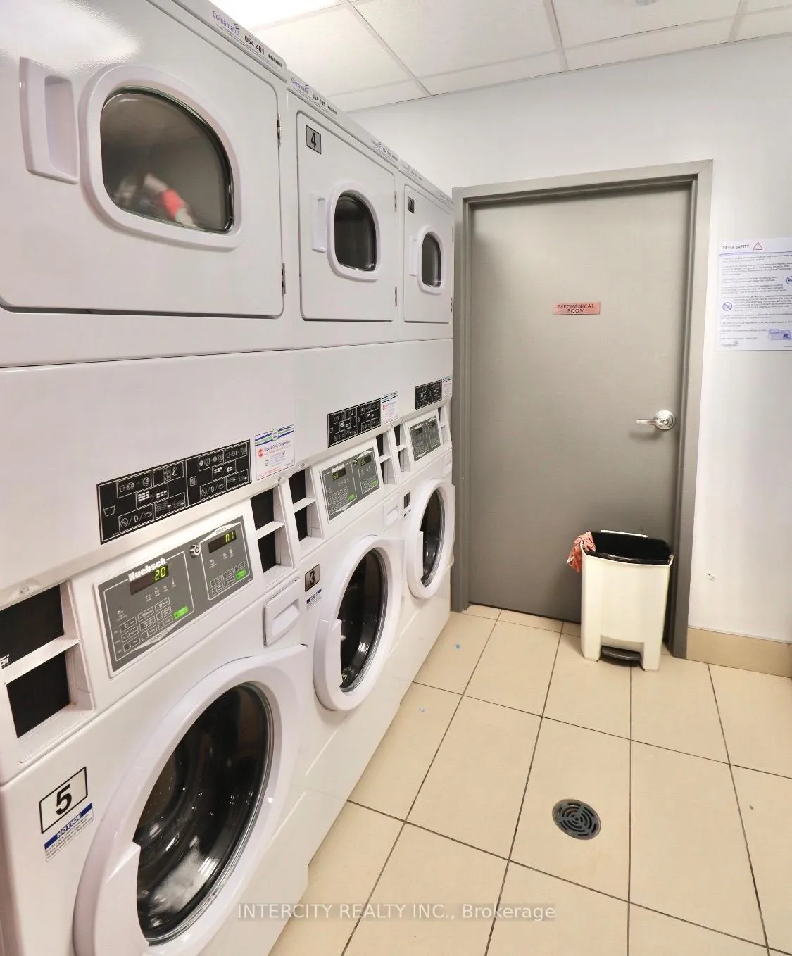 Photo 13 of Unit 425, 77 Leeland Street, Hamilton, Ainslie Wood — HOMEH