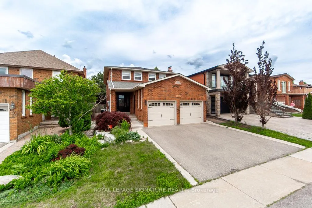Photo 3 of 154 Oliver Lane, Vaughan, Maple — HOMEH