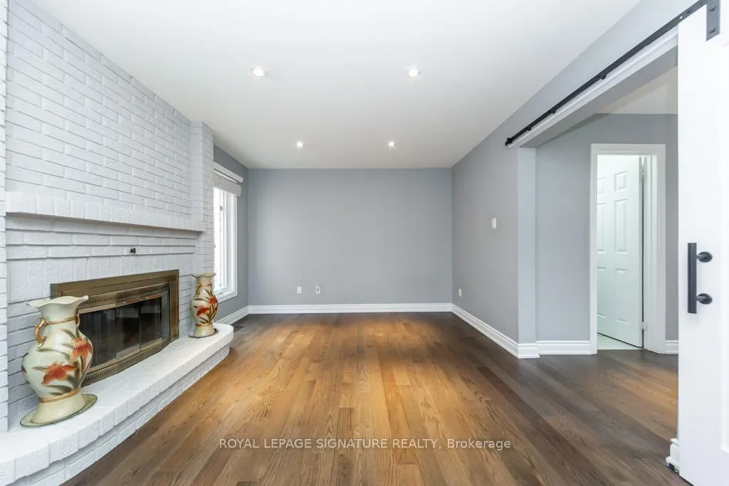 Photo 11 of 154 Oliver Lane, Vaughan, Maple — HOMEH