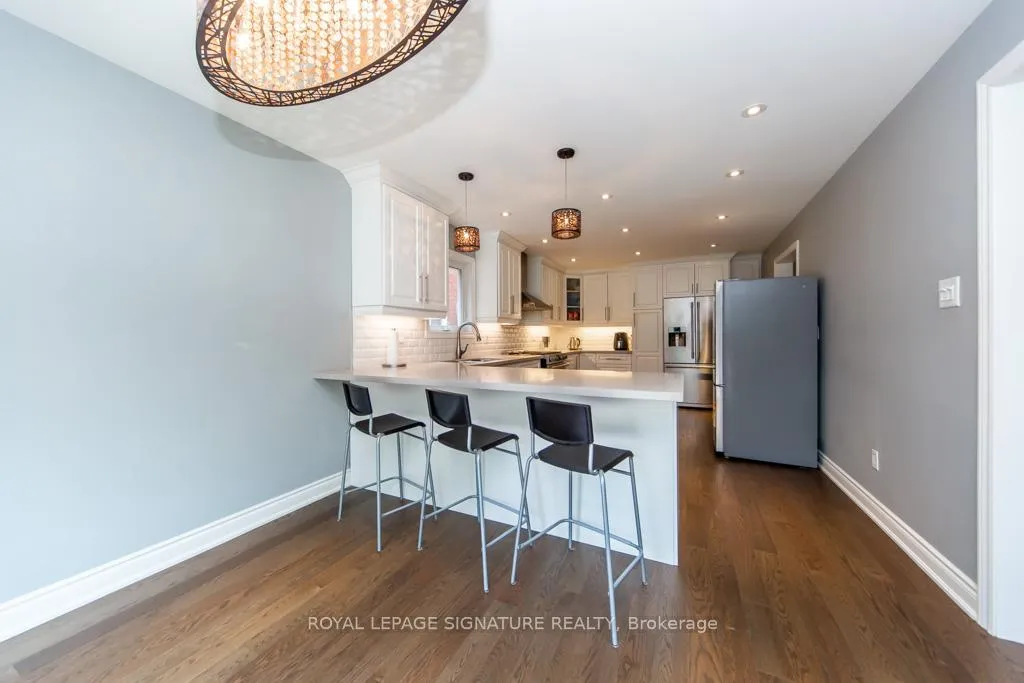 Photo 17 of 154 Oliver Lane, Vaughan, Maple — HOMEH
