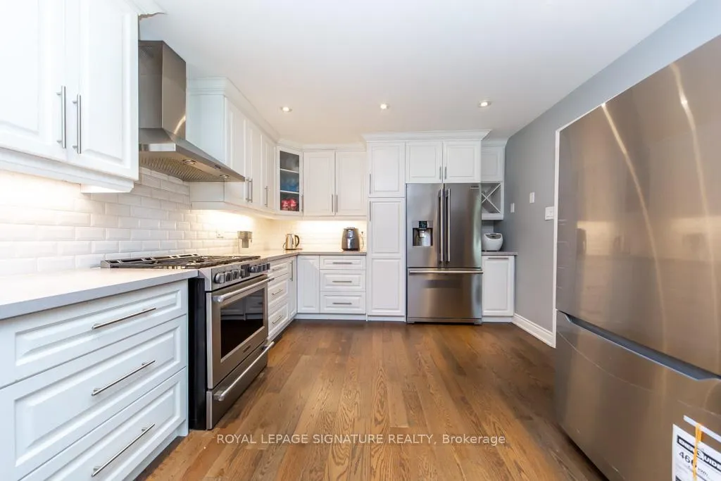 Photo 18 of 154 Oliver Lane, Vaughan, Maple — HOMEH