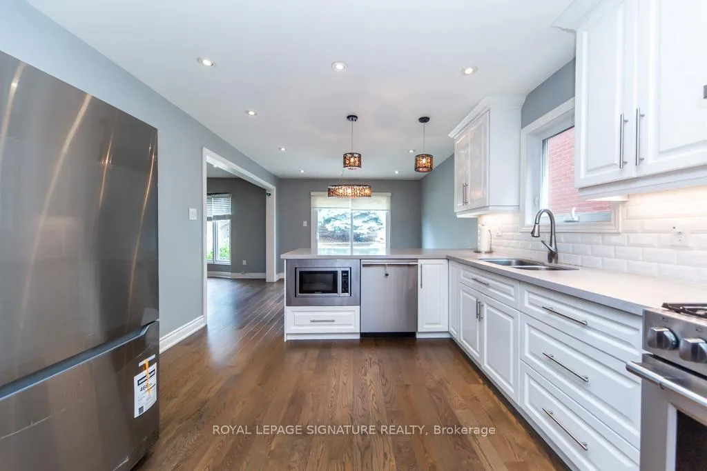 Photo 20 of 154 Oliver Lane, Vaughan, Maple — HOMEH
