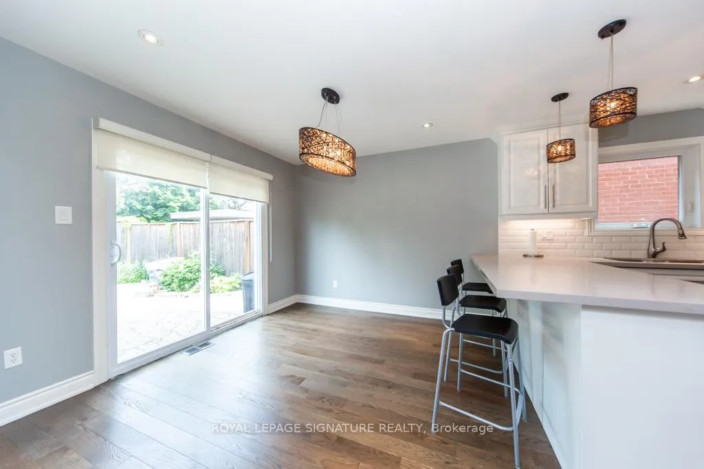 Photo 21 of 154 Oliver Lane, Vaughan, Maple — HOMEH