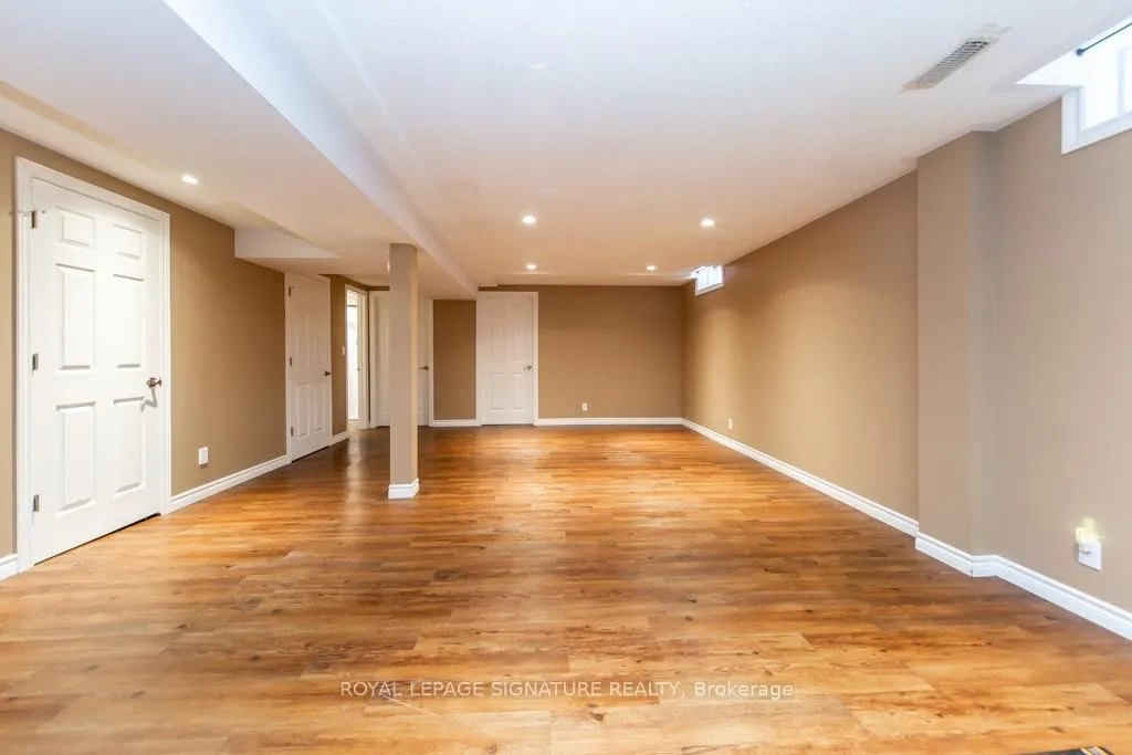 Photo 42 of 154 Oliver Lane, Vaughan, Maple — HOMEH