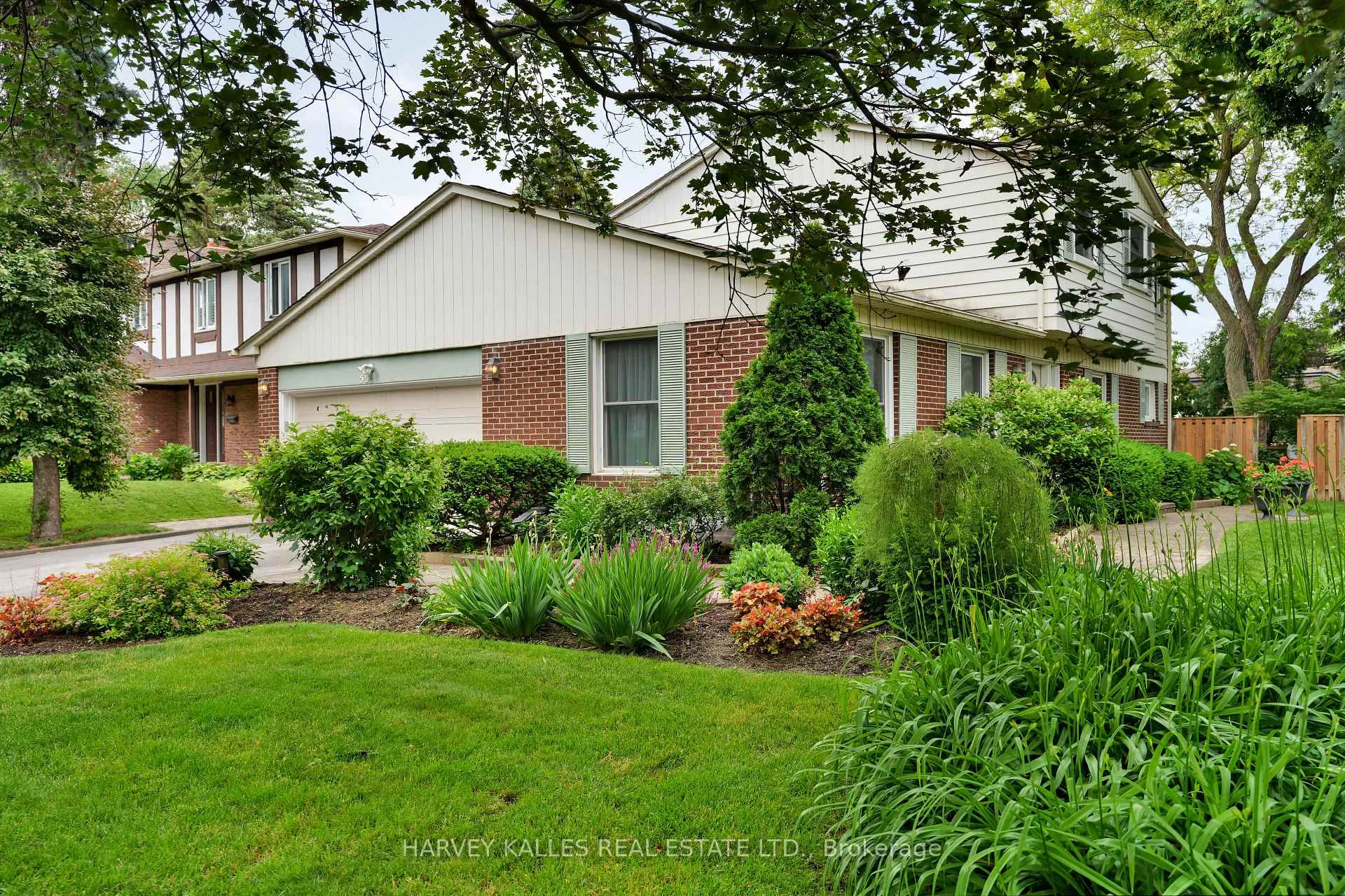 Photo 4 of 55 Aberfeldy Crescent, Markham, German Mills — HOMEH